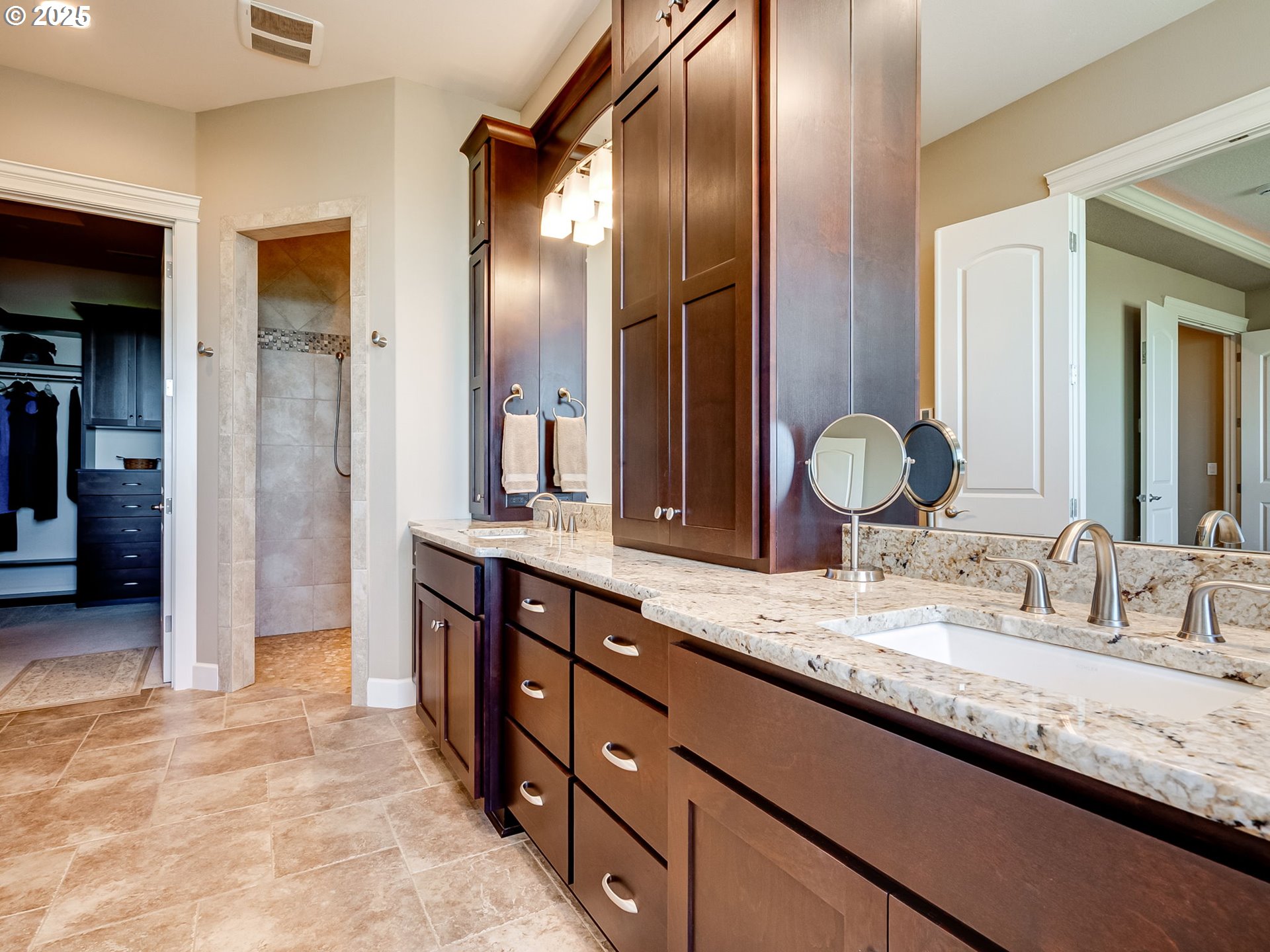 Camas, Washington, 98607, United States, 4 Bedrooms Bedrooms, ,4 BathroomsBathrooms,Residential,For Sale,1837828