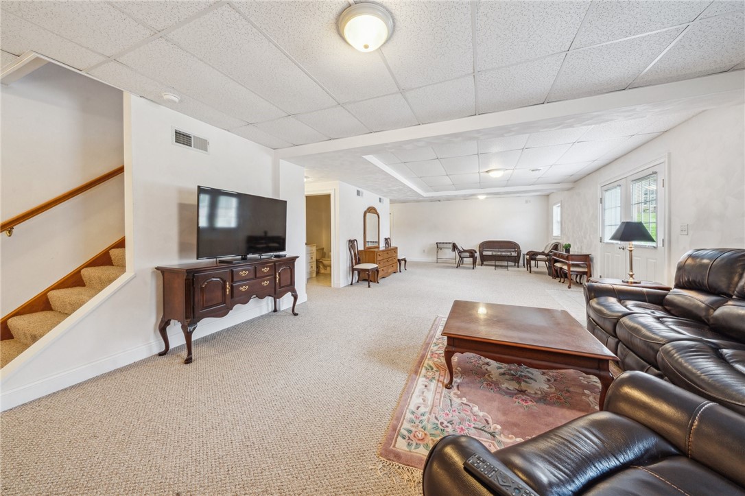 Penn Twp, Pennsylvania, 15644, United States, 4 Bedrooms Bedrooms, ,4 BathroomsBathrooms,Residential,For Sale,1931694