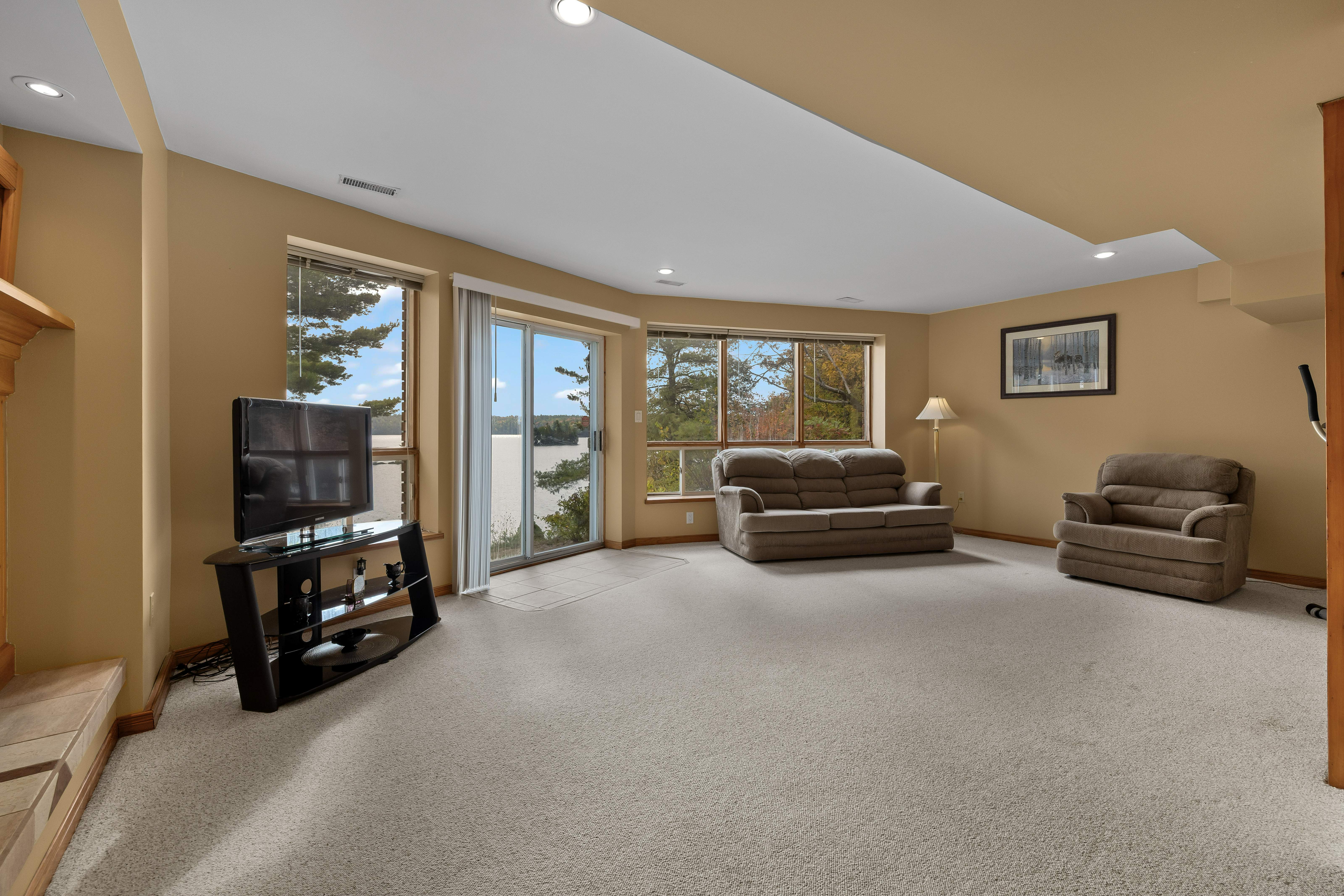 South Frontenac, Ontario, K0H 2L0, CA, 3 Bedrooms Bedrooms, ,3 BathroomsBathrooms,Residential,For Sale,1960739