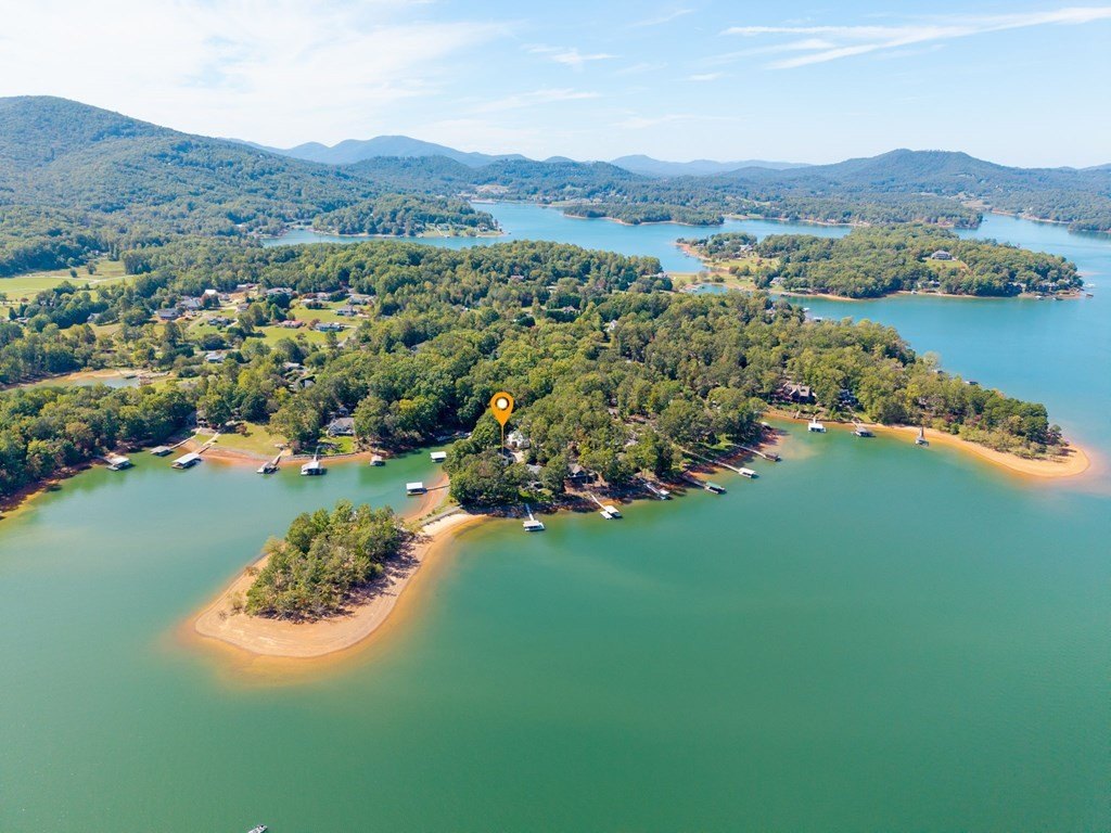 Hiawassee, Georgia, 30546, United States, 3 Bedrooms Bedrooms, ,4 BathroomsBathrooms,Residential,For Sale,1978454