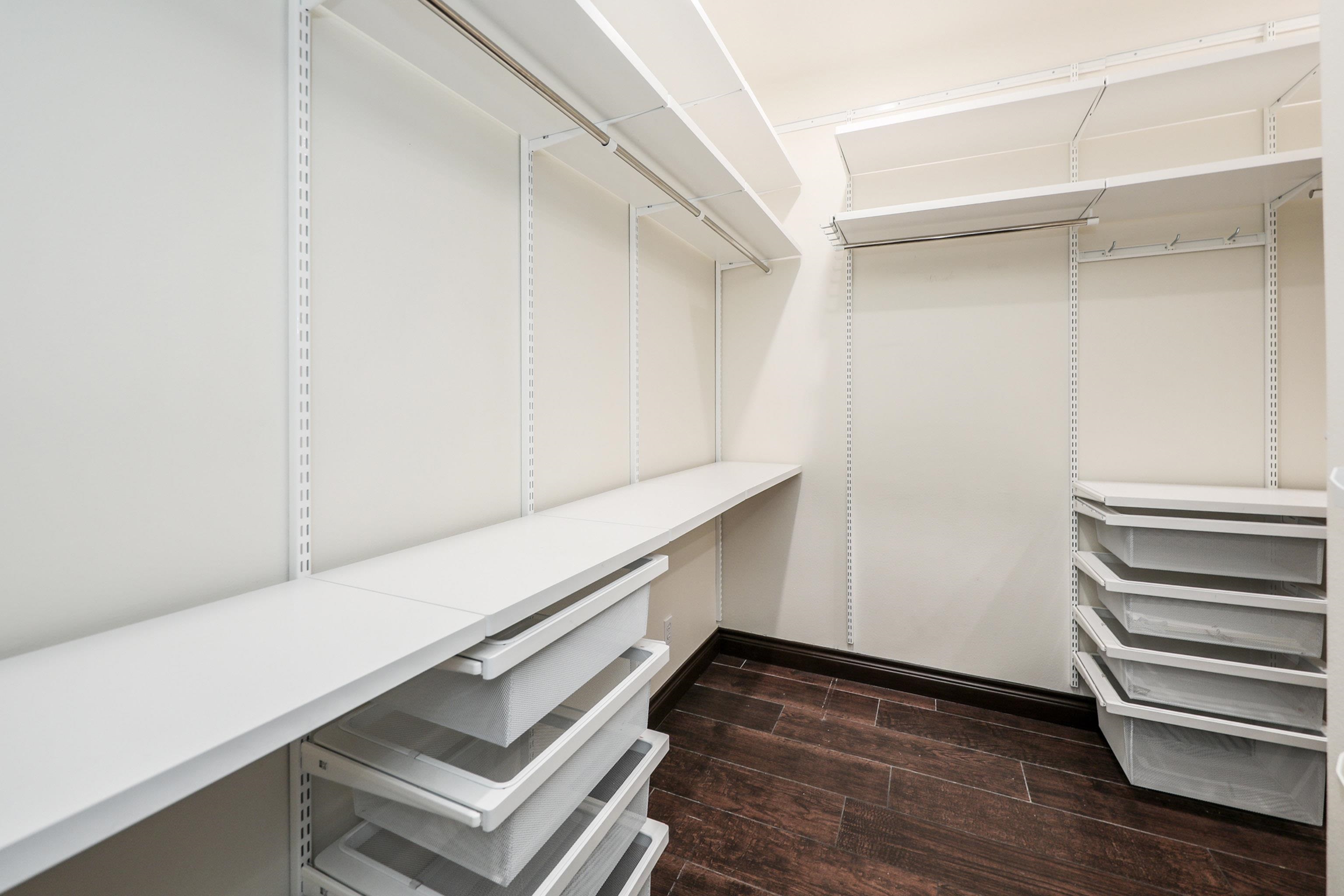 Laredo, Texas, 78041, United States, 4 Bedrooms Bedrooms, ,5 BathroomsBathrooms,Residential,For Sale,1989337