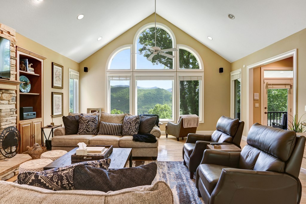 Young Harris, Georgia, 30582, United States, 4 Bedrooms Bedrooms, ,3 BathroomsBathrooms,Residential,For Sale,1944949