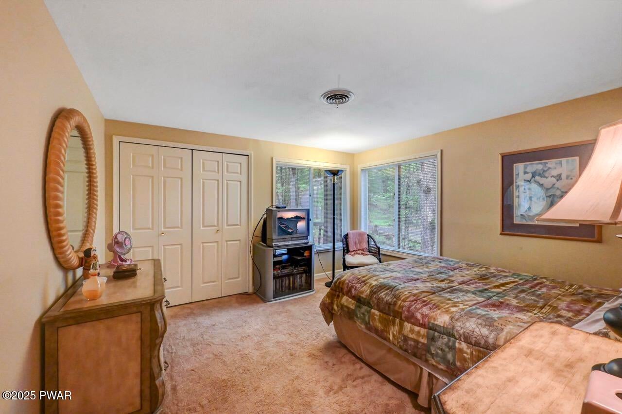 Lords Valley, Pennsylvania, 18428, United States, 5 Bedrooms Bedrooms, ,3 BathroomsBathrooms,Residential,For Sale,1977416