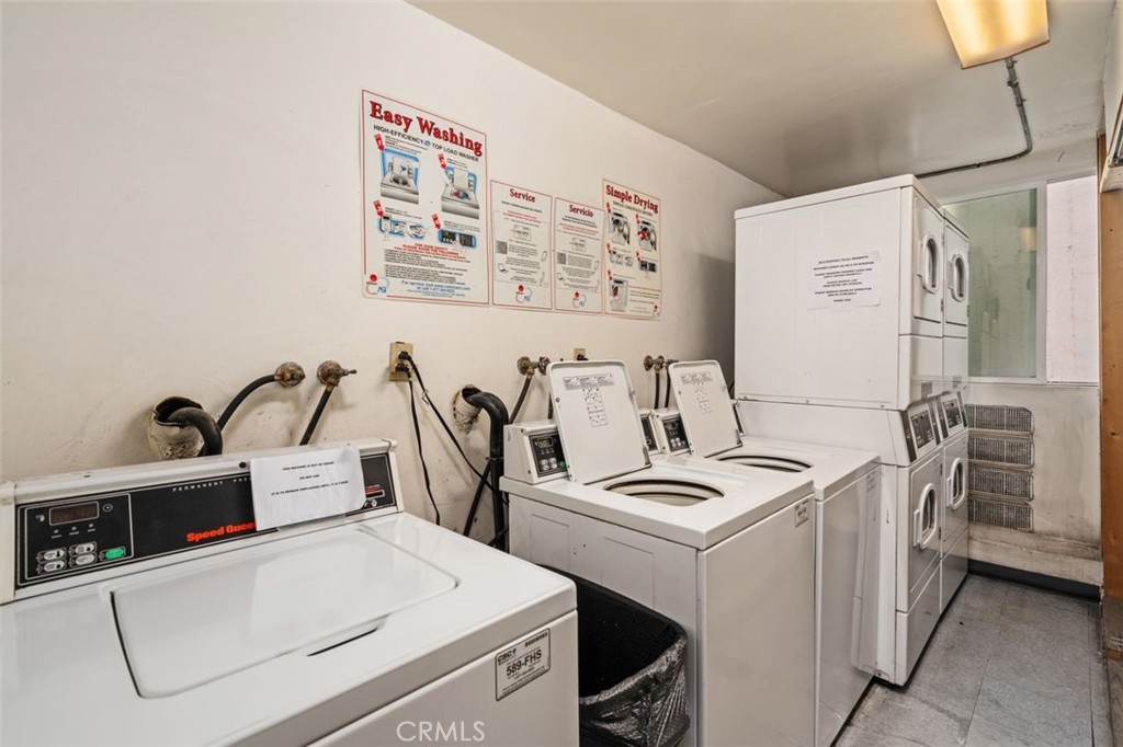 Los Angeles, California, 90025, United States, 2 Bedrooms Bedrooms, ,2 BathroomsBathrooms,Residential,For Sale,1912181