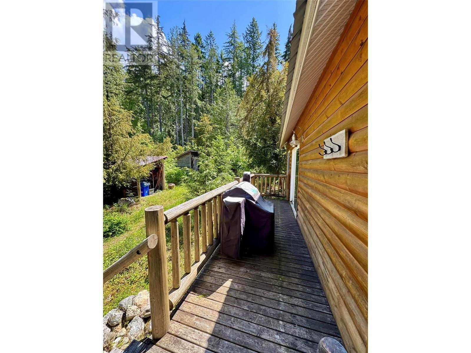 SICAMOUS, British Columbia, V0E 2V0, CA, 3 Bedrooms Bedrooms, ,2 BathroomsBathrooms,Residential,For Sale,1838077