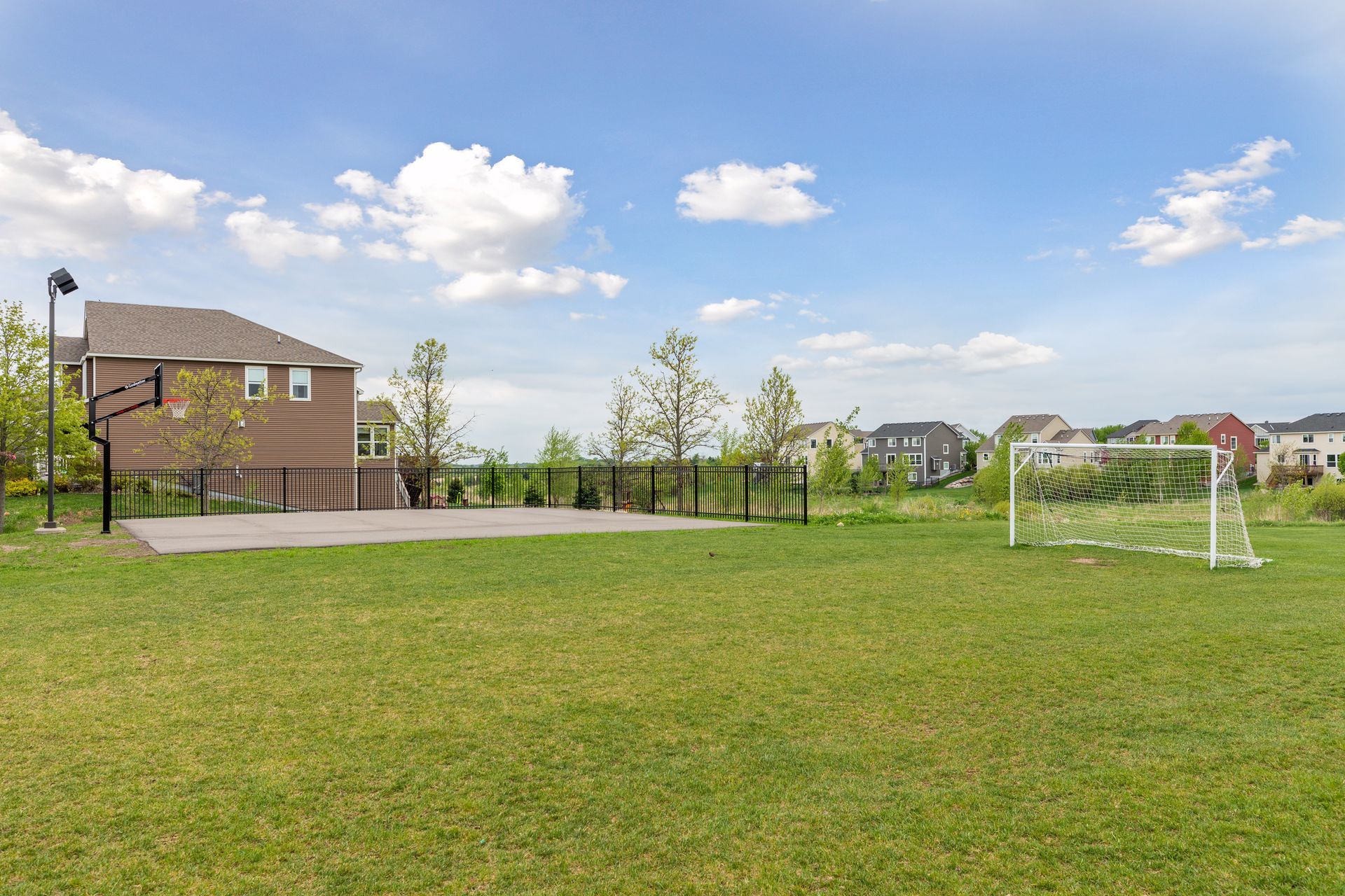  Custom Woodbury Retreat - 物件實景