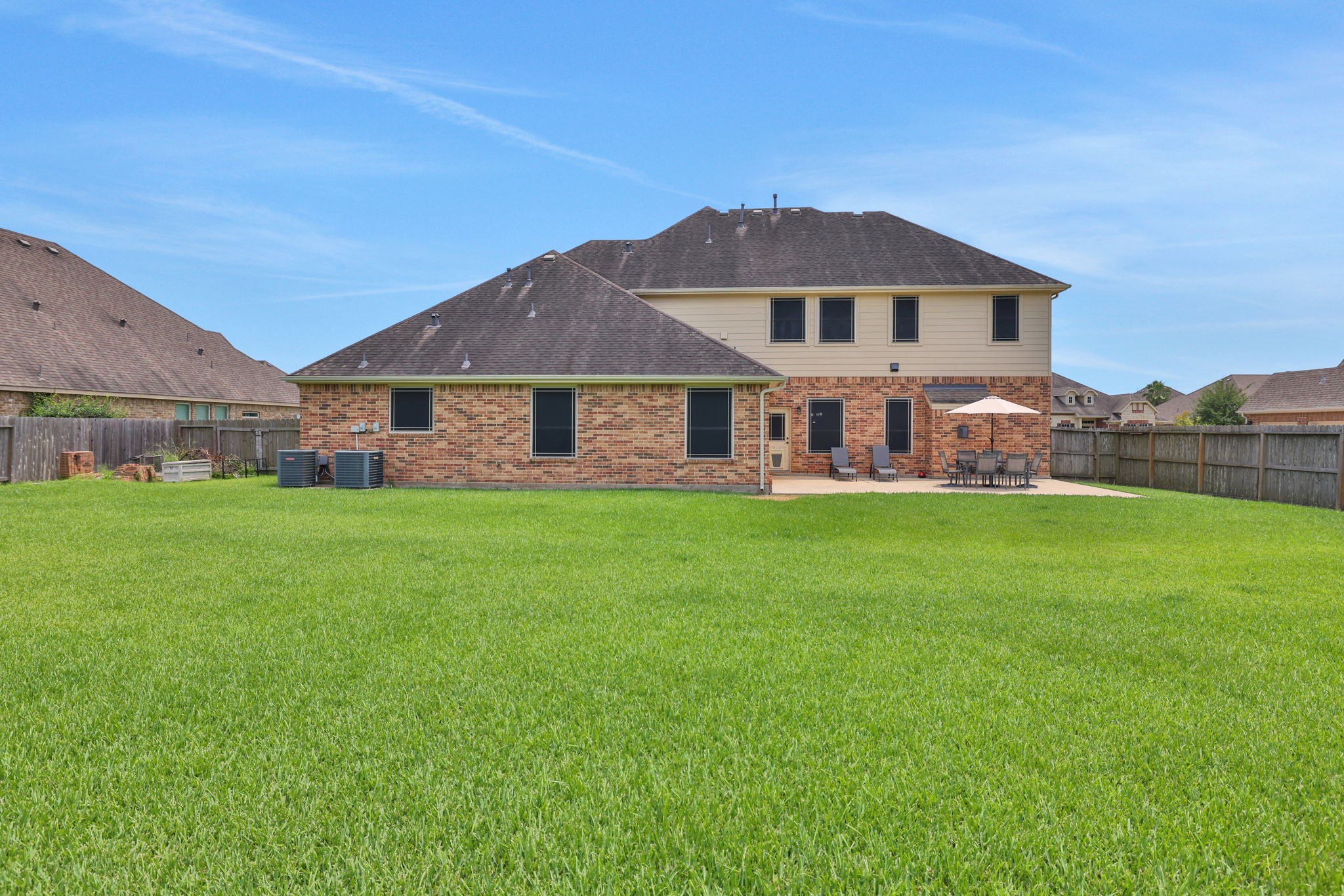 Mont Belvieu, Texas, 77523, United States, 5 Bedrooms Bedrooms, ,4 BathroomsBathrooms,Residential,For Sale,1906104