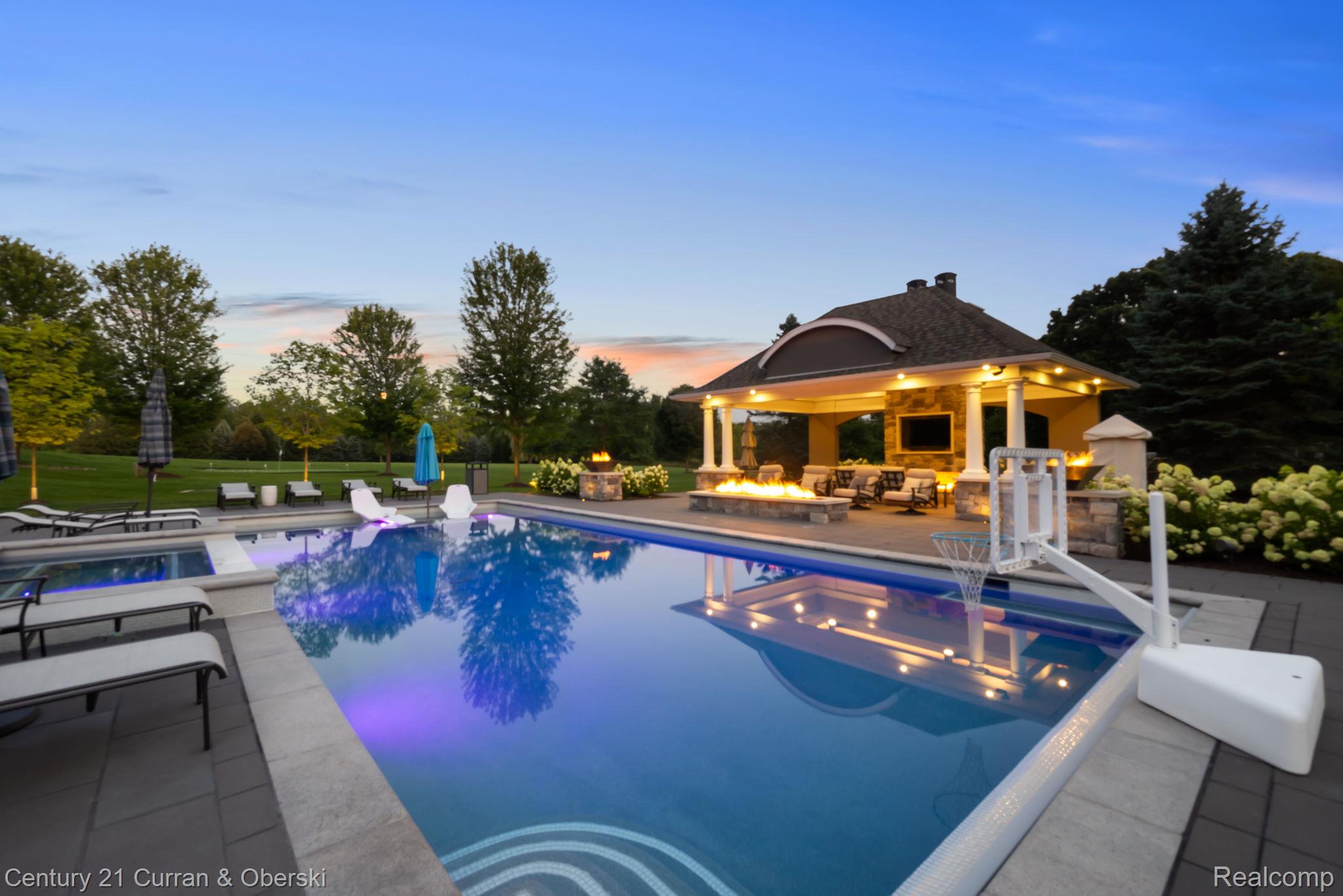 South Lyon, Michigan, 48178, United States, 6 Bedrooms Bedrooms, ,8 BathroomsBathrooms,Residential,For Sale,1914337