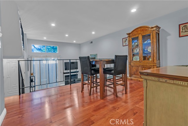 Valley Village, California, 91607, United States, 2 Bedrooms Bedrooms, ,2 BathroomsBathrooms,Residential,For Sale,1989937