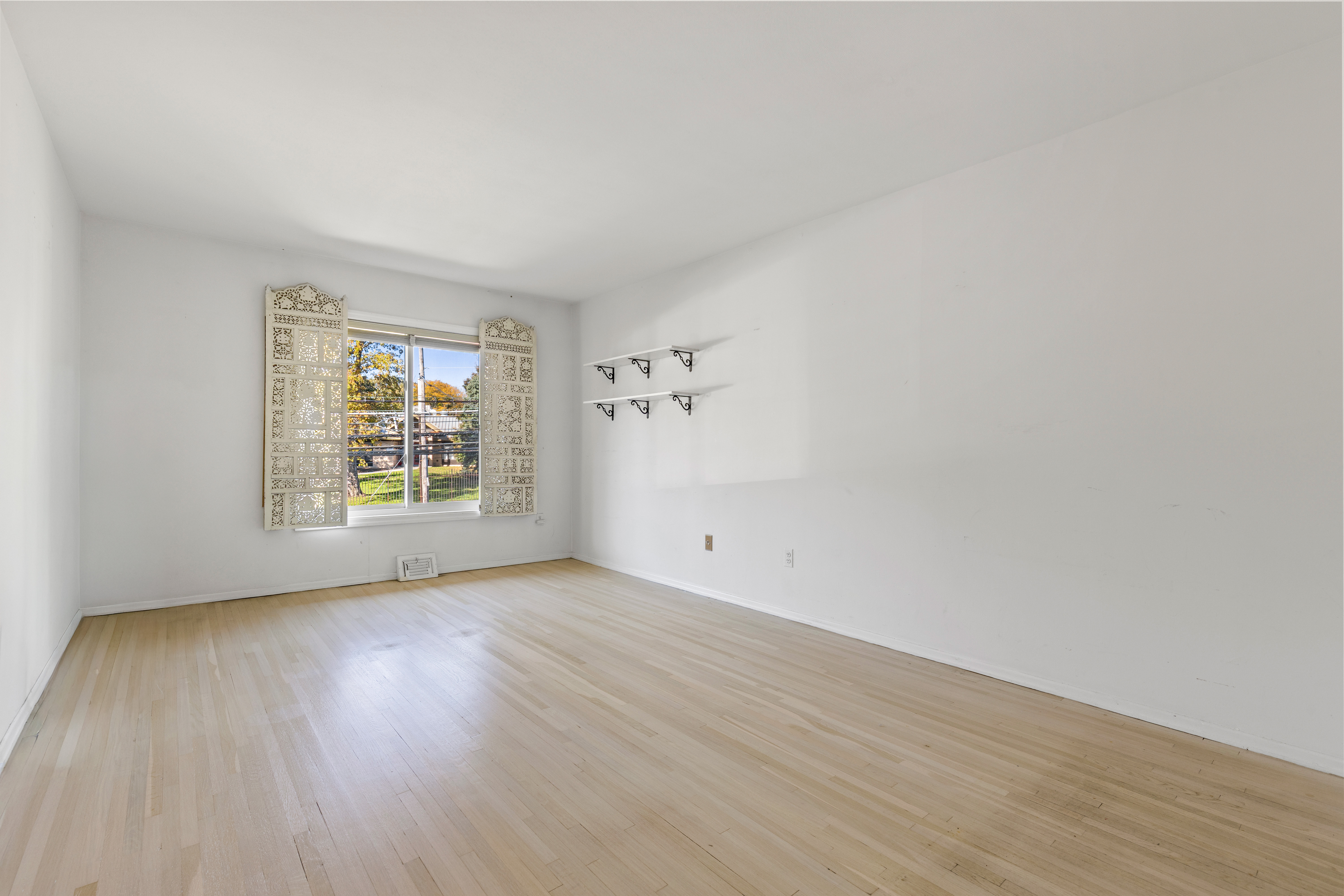  904 N Broadway - 物件實景