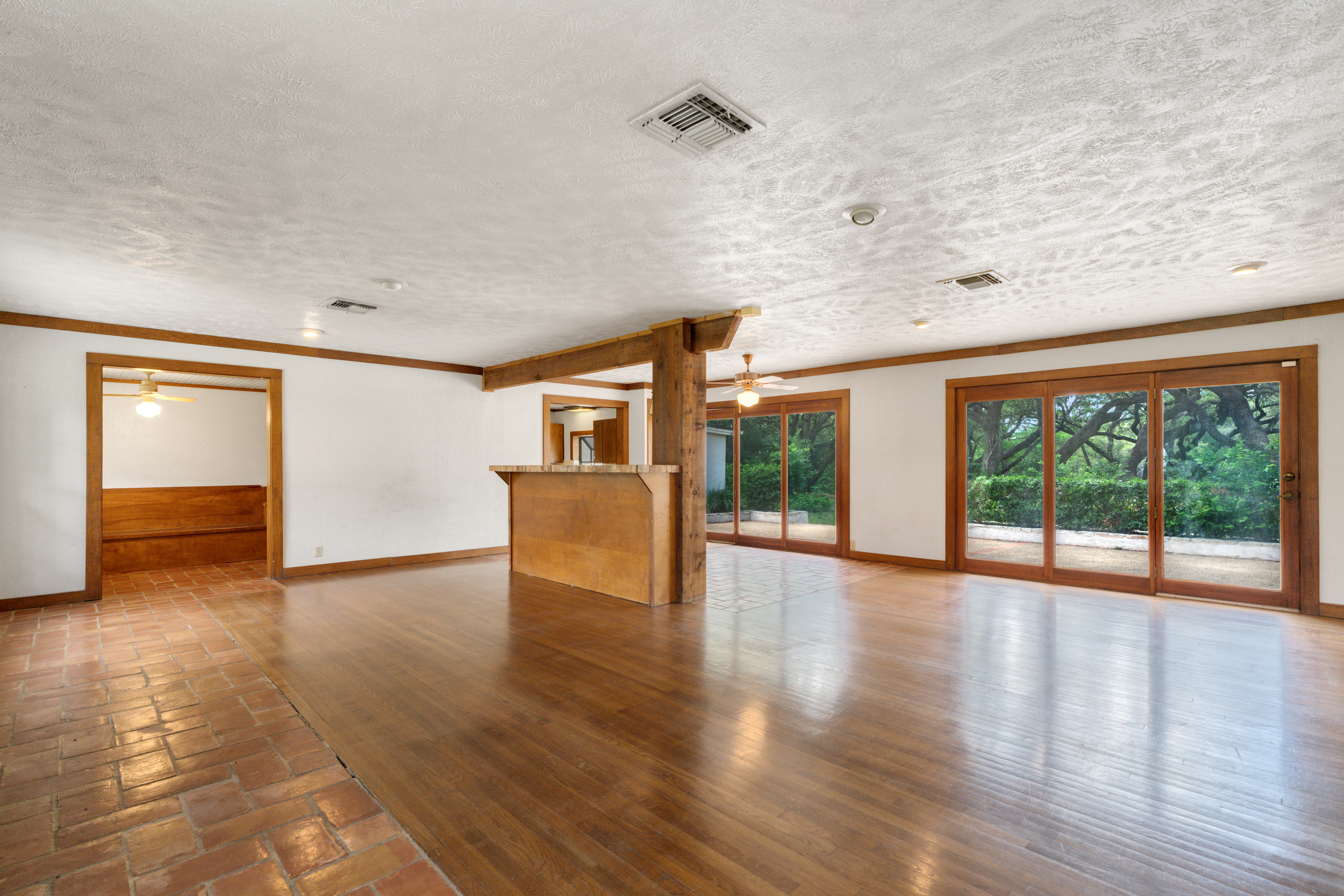  Timeless Estate in the Heart of Hill Country Village - 物件實景