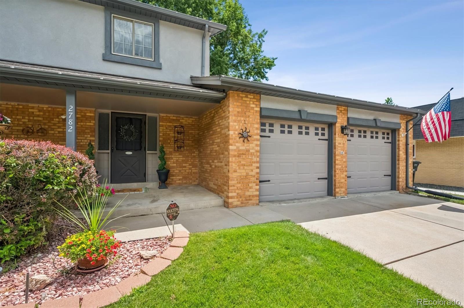 Denver, Colorado, 80227, United States, 5 Bedrooms Bedrooms, ,2 BathroomsBathrooms,Residential,For Sale,1897088