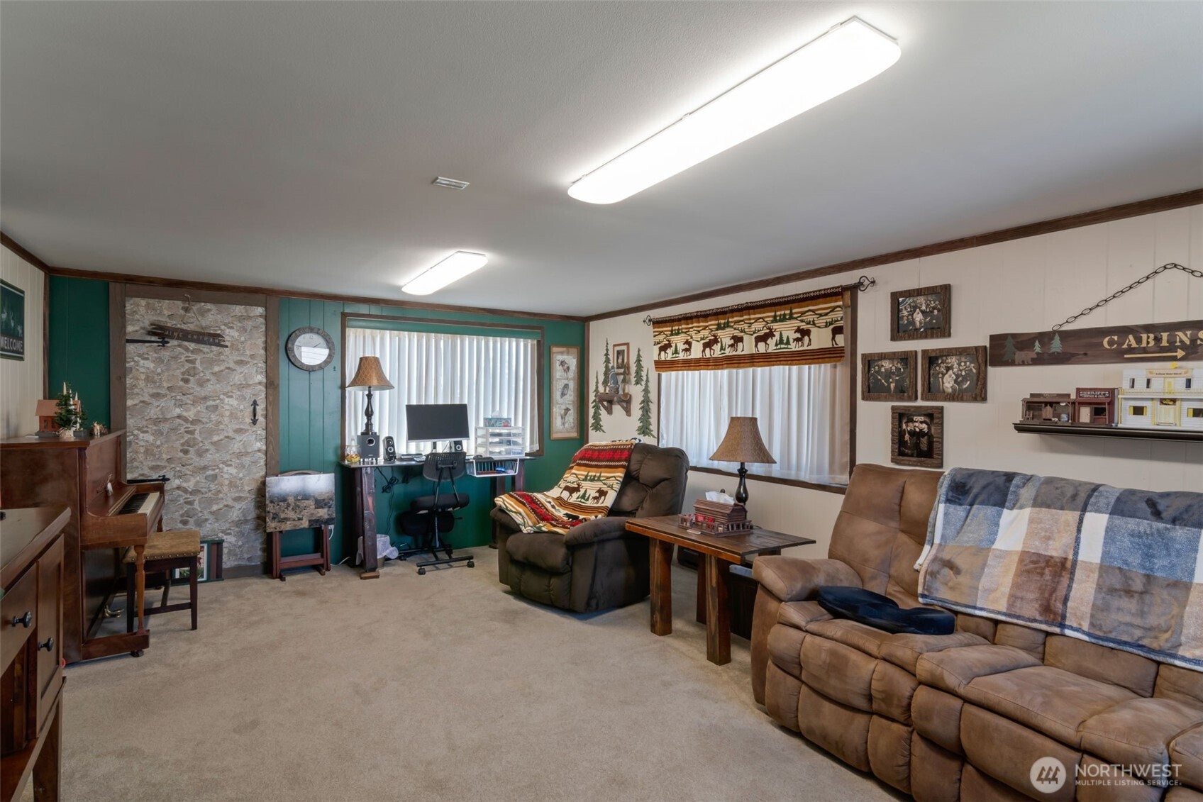 Oak Harbor, Washington, 98277, United States, 4 Bedrooms Bedrooms, ,1 BathroomBathrooms,Residential,For Sale,1931511