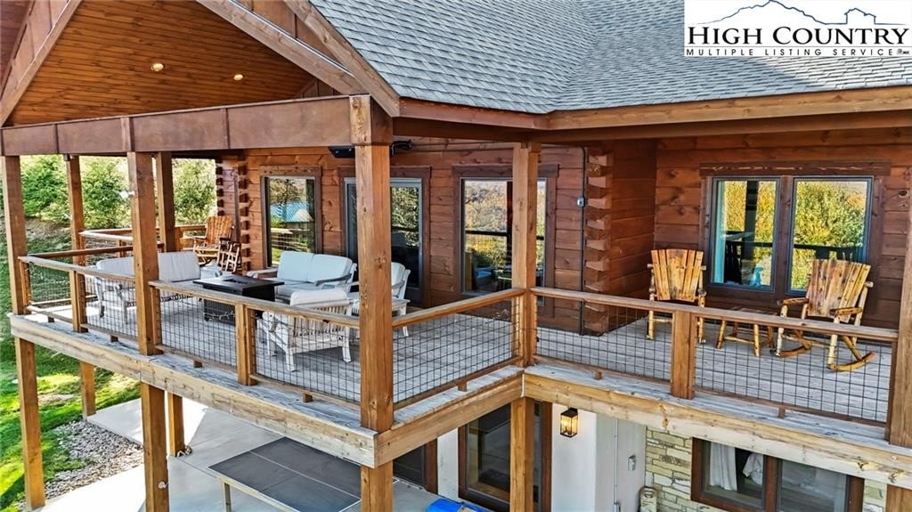 Banner Elk, North Carolina, 28604, United States, 4 Bedrooms Bedrooms, ,5 BathroomsBathrooms,Residential,For Sale,1977191