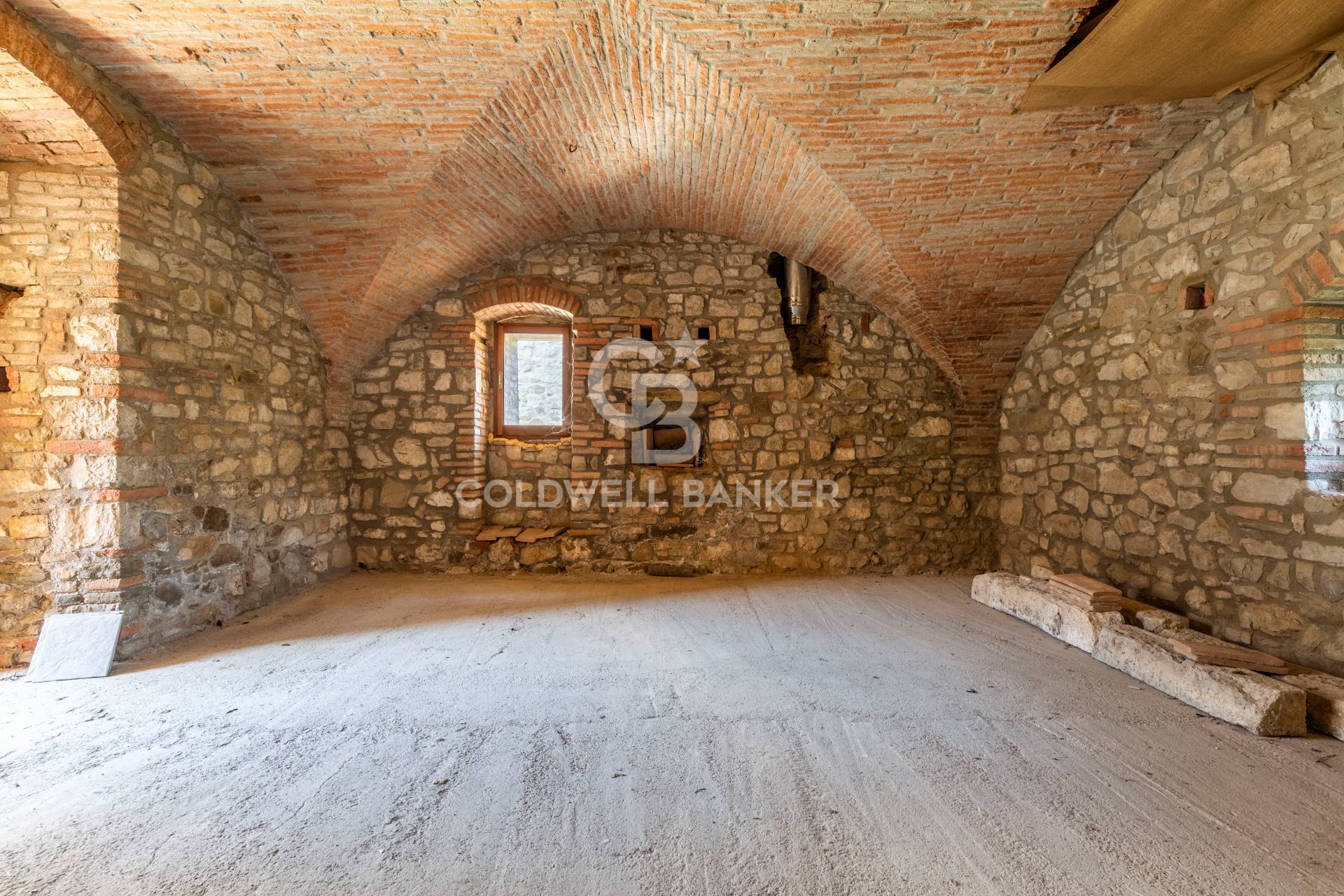 Todi, Perugia, 06059, IT, 10 Bedrooms Bedrooms, ,6 BathroomsBathrooms,Residential,For Sale,1890990