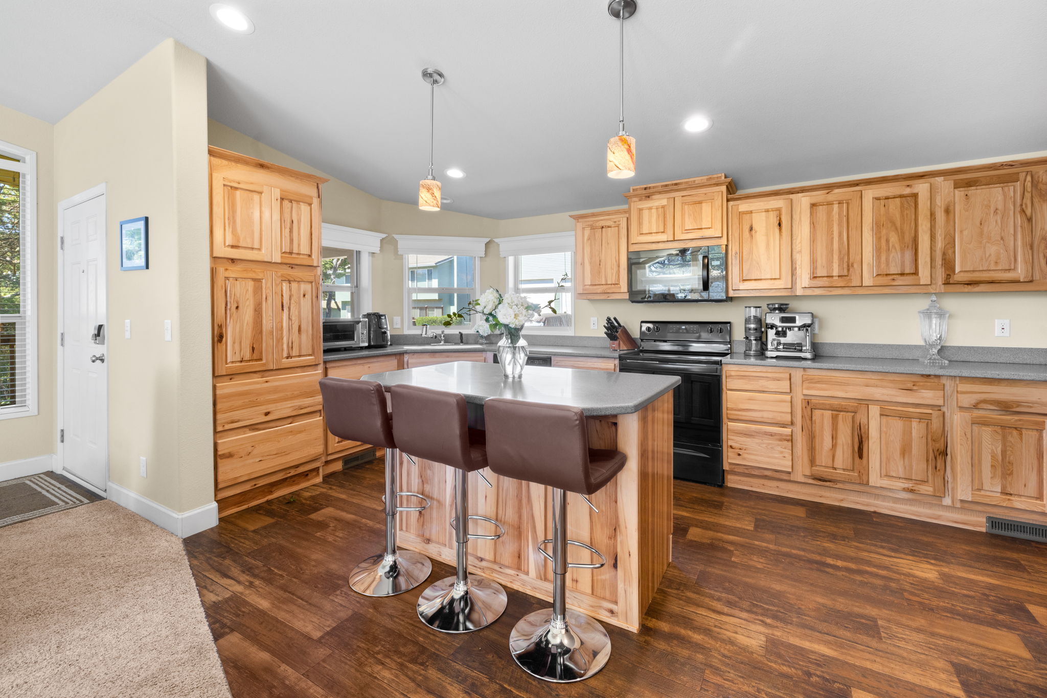 Cloverdale, Oregon, 97135, United States, 2 Bedrooms Bedrooms, ,2 BathroomsBathrooms,Residential,For Sale,1983657