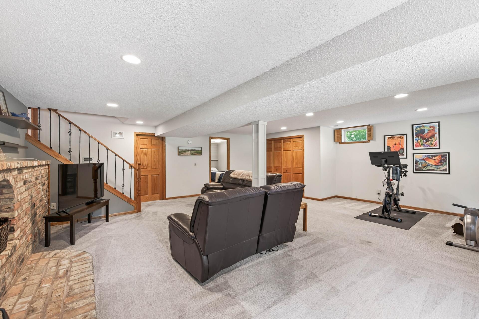Minnetonka, Minnesota, 55345, United States, 5 Bedrooms Bedrooms, ,2 BathroomsBathrooms,Residential,For Sale,1919862