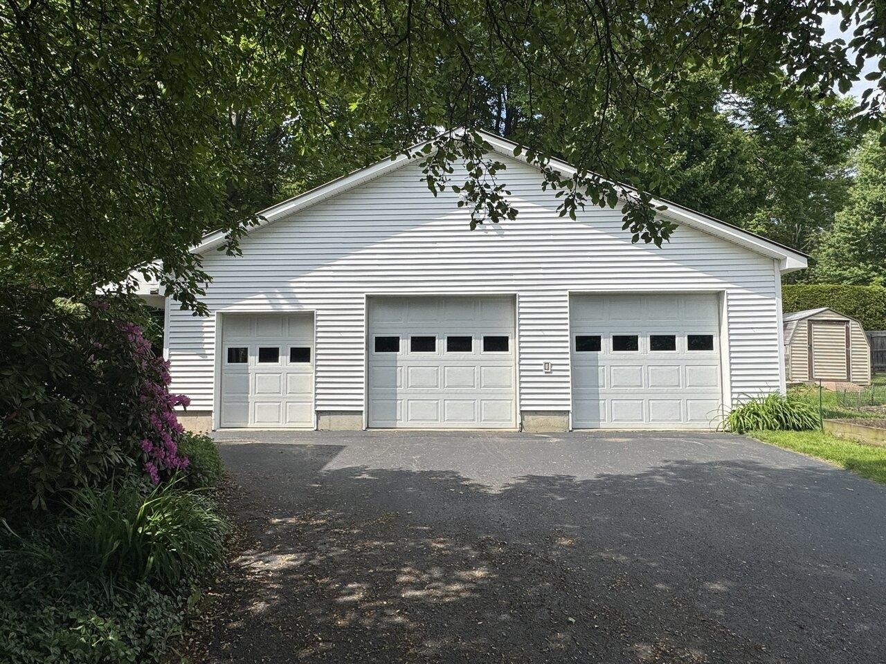 Essex Junction, Vermont, 05452, United States, 4 Bedrooms Bedrooms, ,3 BathroomsBathrooms,Residential,For Sale,1847004