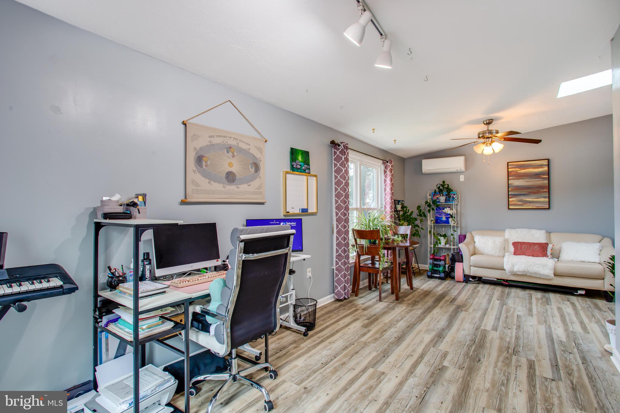 Waldorf, Maryland, 20601, United States, 5 Bedrooms Bedrooms, ,5 BathroomsBathrooms,Residential,For Sale,1977344