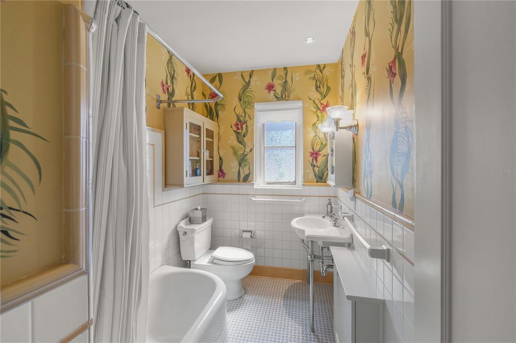 Sarasota, Florida, 34236, United States, 5 Bedrooms Bedrooms, ,7 BathroomsBathrooms,Residential,For Sale,1913430