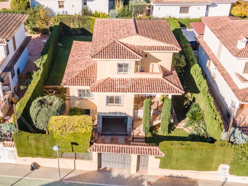 Valencia, Paterna, La Ca?ada Valencia, Paterna, La, Paterna, Comunidad Valenciana, ES, 5 Bedrooms Bedrooms, ,3 BathroomsBathrooms,Residential,For Sale,Valencia, Paterna, La Ca?ada Valencia, Paterna, La,1672423