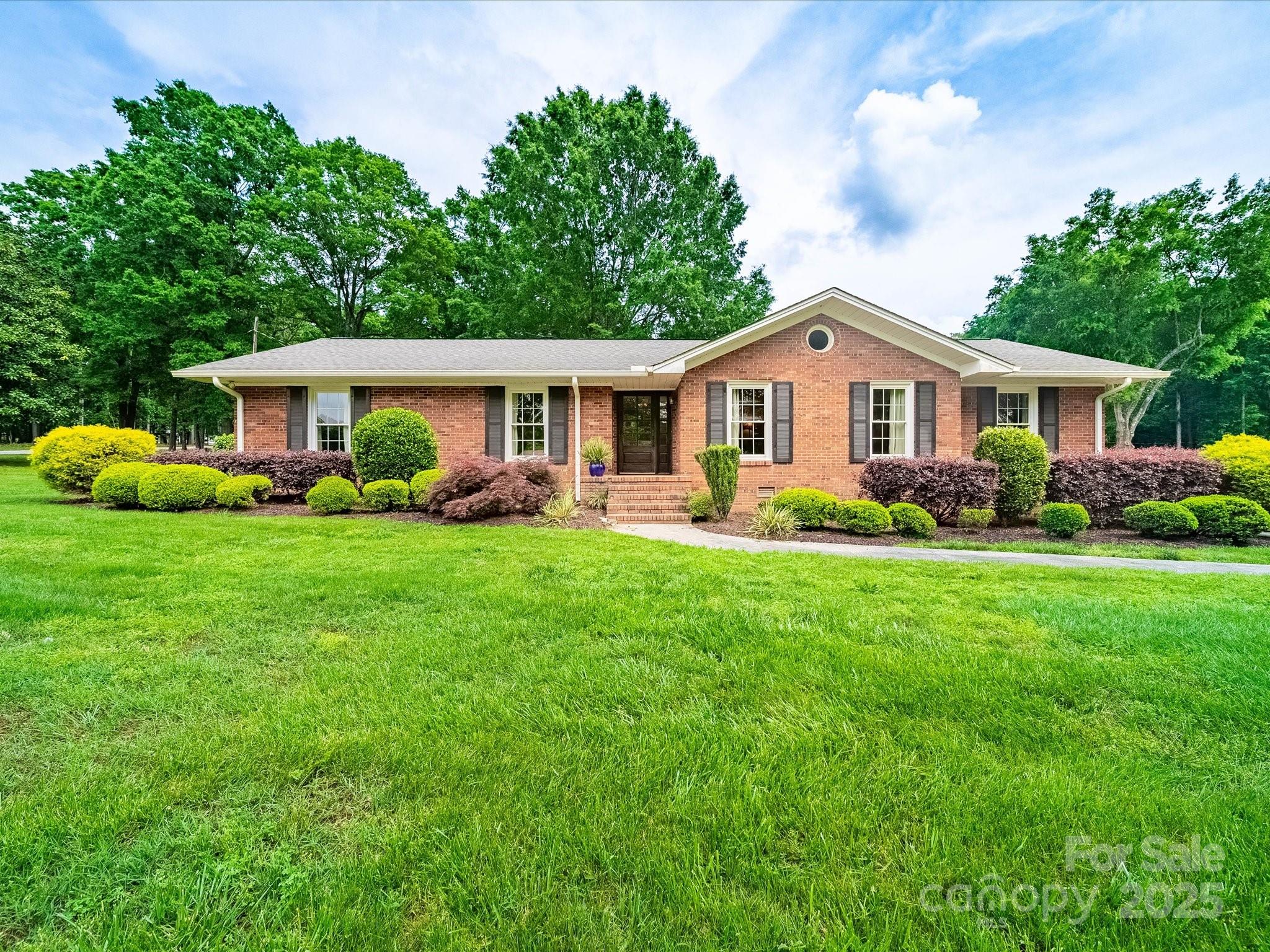 Monroe, North Carolina, 28112, United States, 3 Bedrooms Bedrooms, ,2 BathroomsBathrooms,Residential,For Sale,1975827