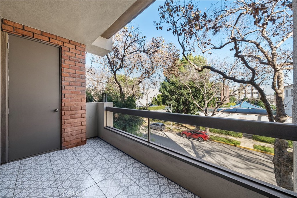 Beverly Hills, California, 90212, United States, 2 Bedrooms Bedrooms, ,2 BathroomsBathrooms,Residential,For Sale,1912615