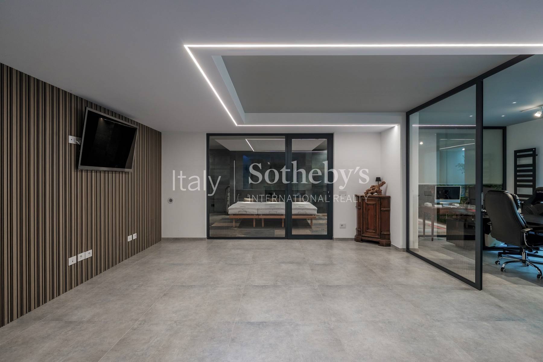  Exclusive modern villa with panoramic lake views - 物件實景