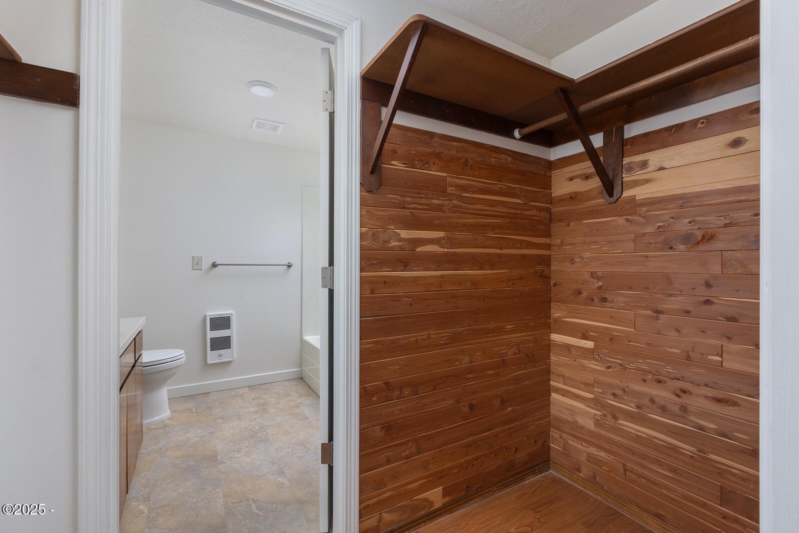 Lincoln City, Oregon, 97367, United States, 2 Bedrooms Bedrooms, ,2 BathroomsBathrooms,Residential,For Sale,1970339