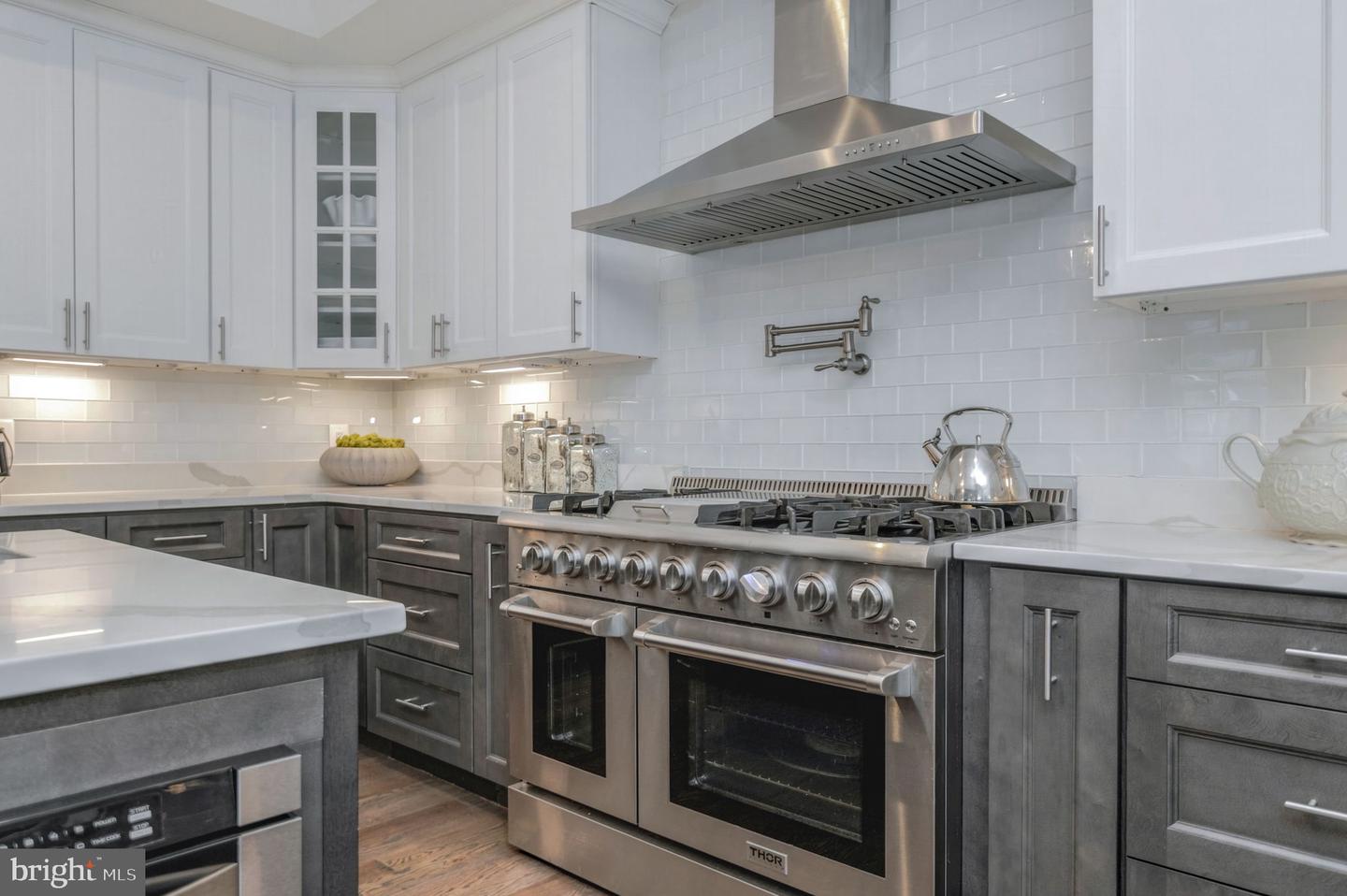 Fairfax, Virginia, 22030, United States, 6 Bedrooms Bedrooms, ,7 BathroomsBathrooms,Residential,For Sale,1997396