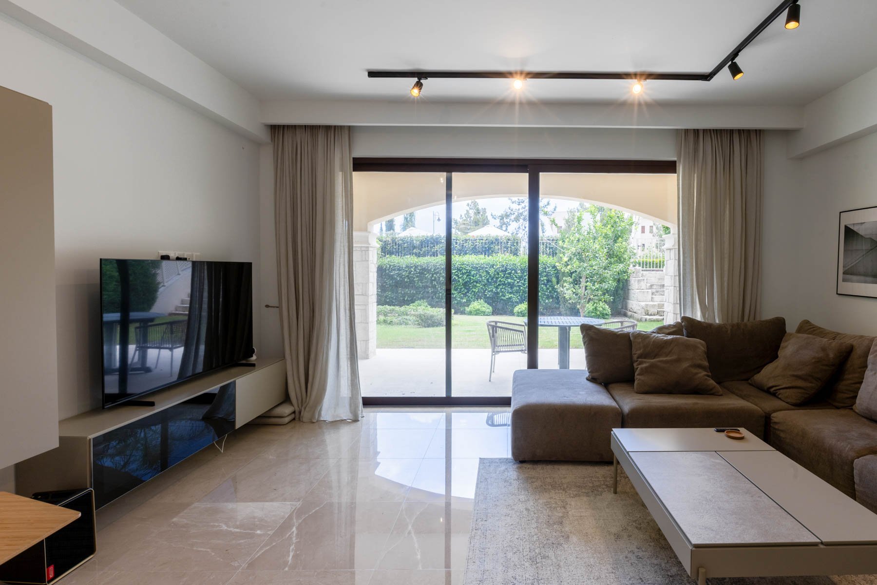  3 Bedroom Apartment with Private Garden in Aphrodite Hills Golf Resort - 物件實景