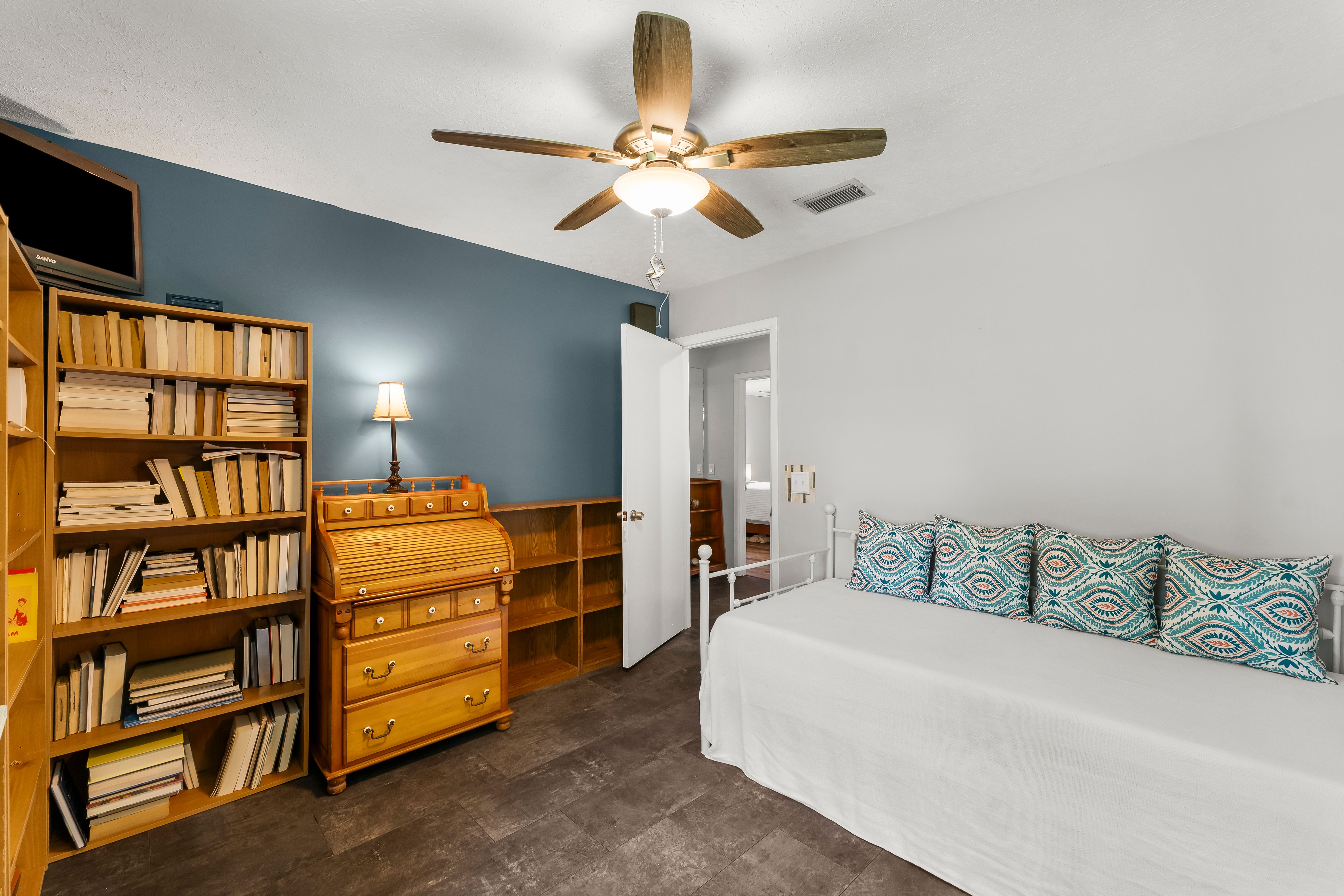  Waterfront Canal Home With Boat Lift And Private Canal Access - 物件實景