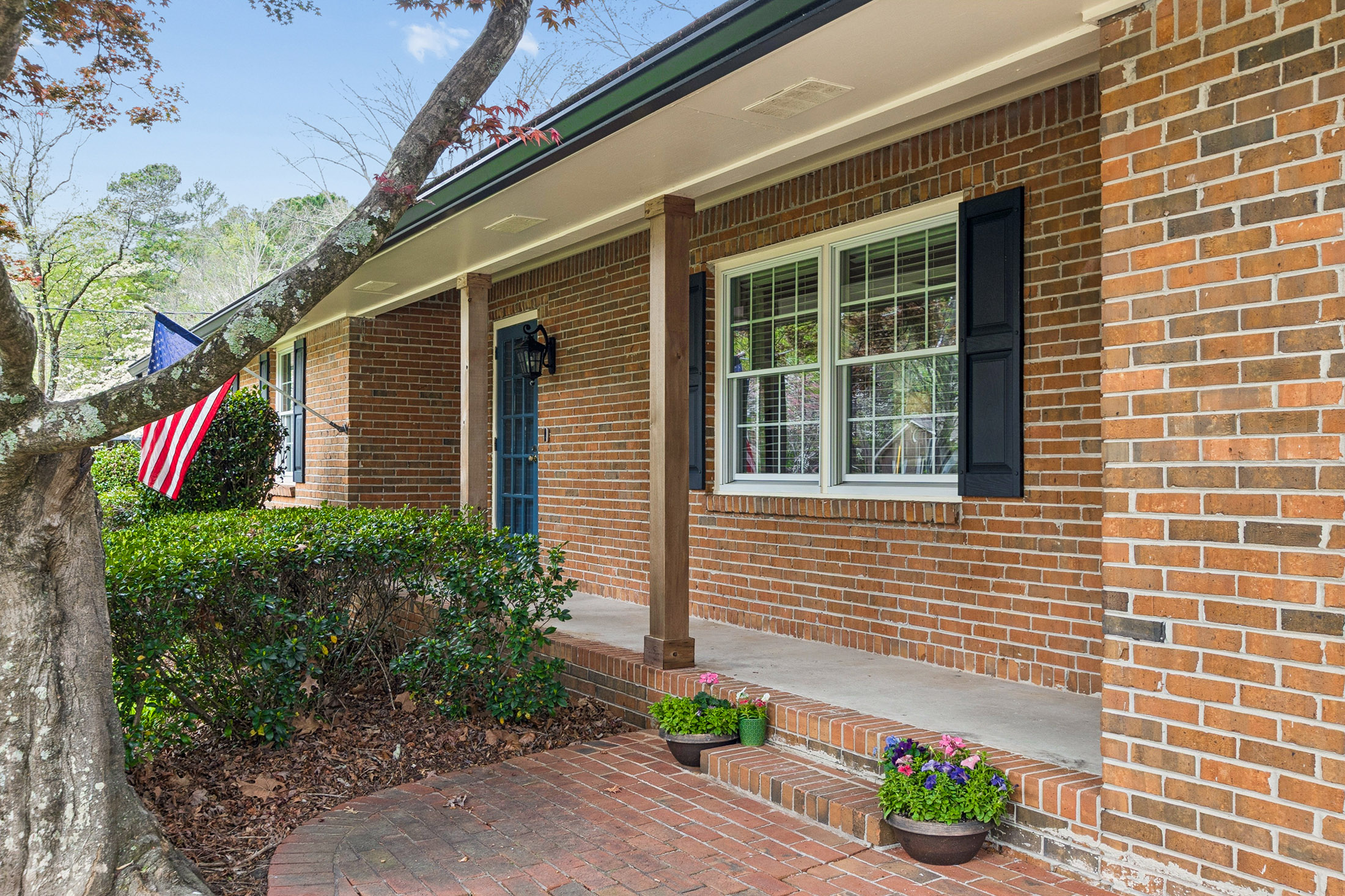  Charming Brick Ranch Nestled in Desirable Lockridge Forest Community - 物件實景