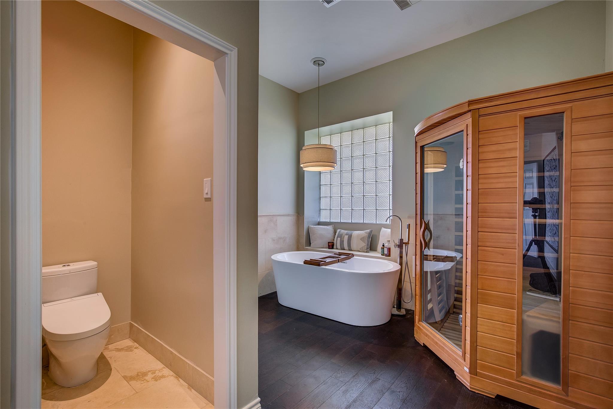 Sulphur Springs, Texas, 75482, United States, 5 Bedrooms Bedrooms, ,6 BathroomsBathrooms,Residential,For Sale,1978308