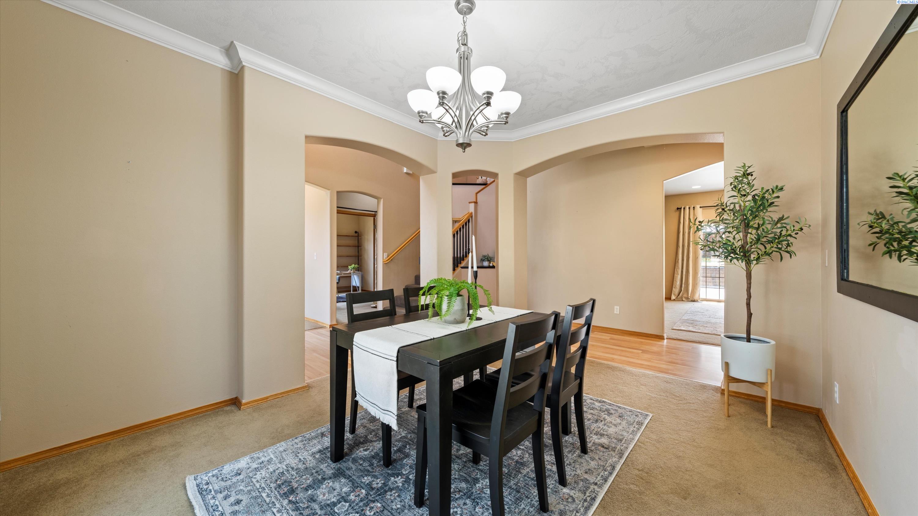 Richland, Washington, 99352, United States, 4 Bedrooms Bedrooms, ,3 BathroomsBathrooms,Residential,For Sale,1940830