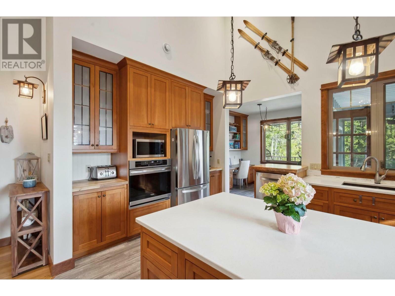 VERNON, British Columbia, V1B 3M9, CA, 4 Bedrooms Bedrooms, ,3 BathroomsBathrooms,Residential,For Sale,1836921
