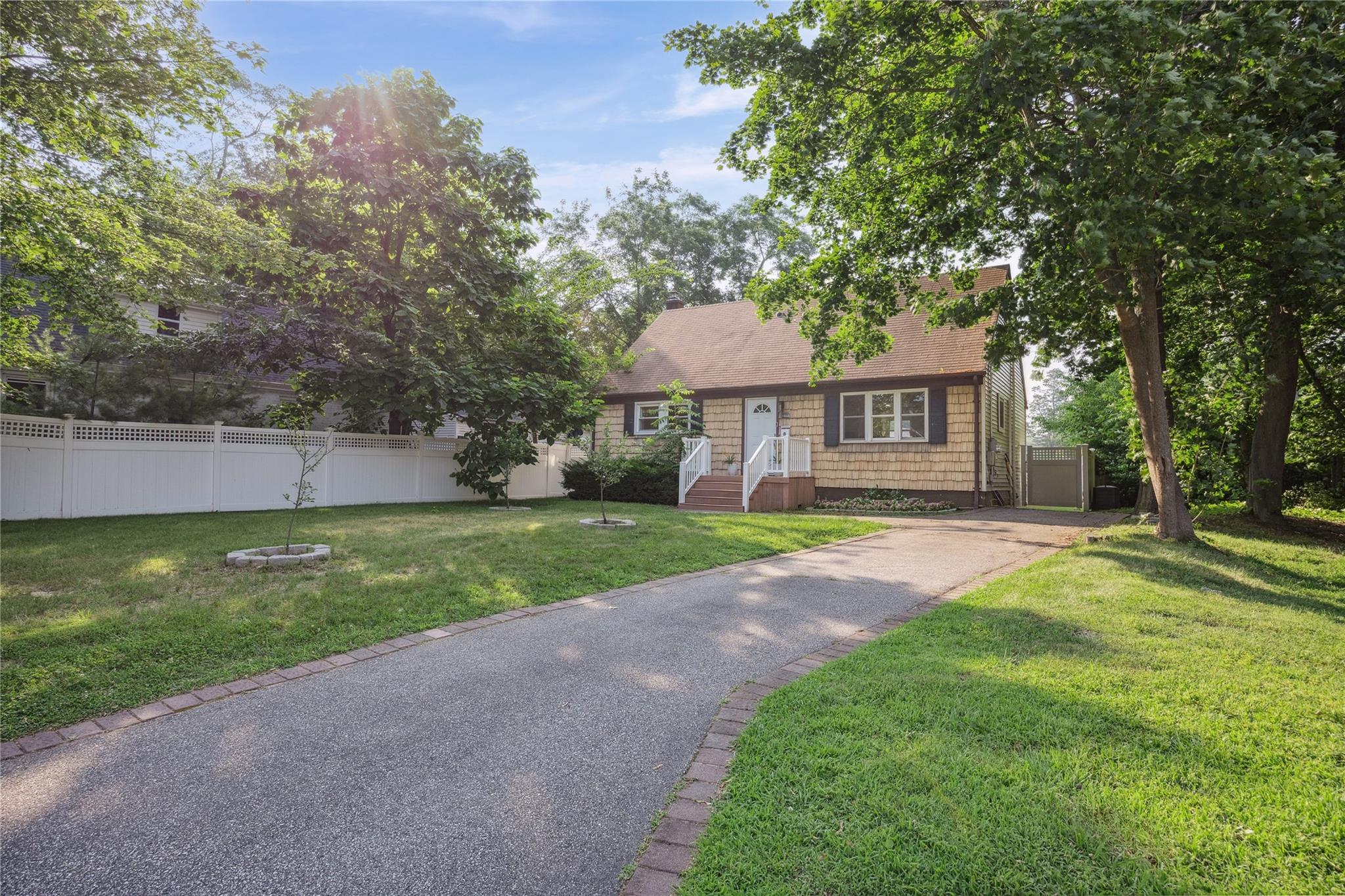 Wyandanch, New York, 11798, United States, 4 Bedrooms Bedrooms, ,2 BathroomsBathrooms,Residential,For Sale,1892746