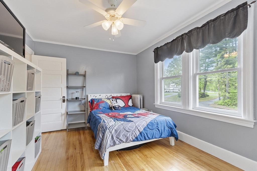 Lunenburg, Massachusetts, 01462, United States, 4 Bedrooms Bedrooms, ,2 BathroomsBathrooms,Residential,For Sale,1876161