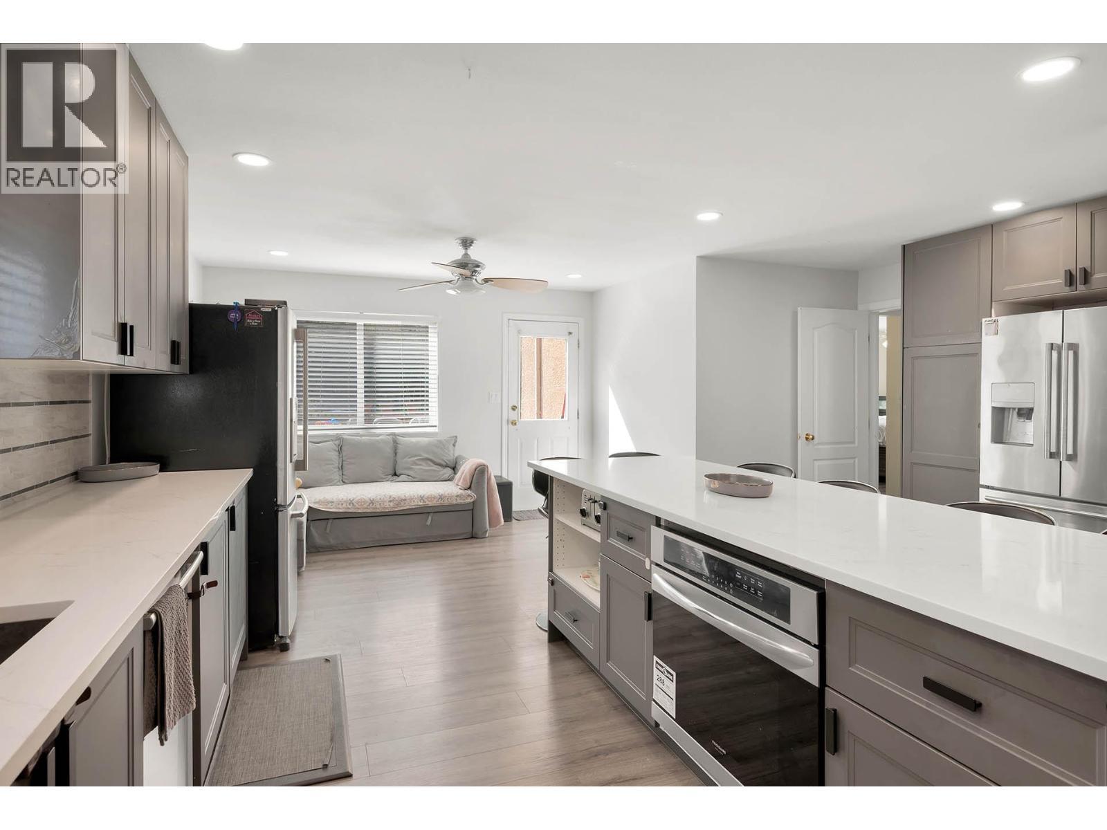 KAMLOOPS, British Columbia, V1S 1W2, CA, 6 Bedrooms Bedrooms, ,4 BathroomsBathrooms,Residential,For Sale,1950563