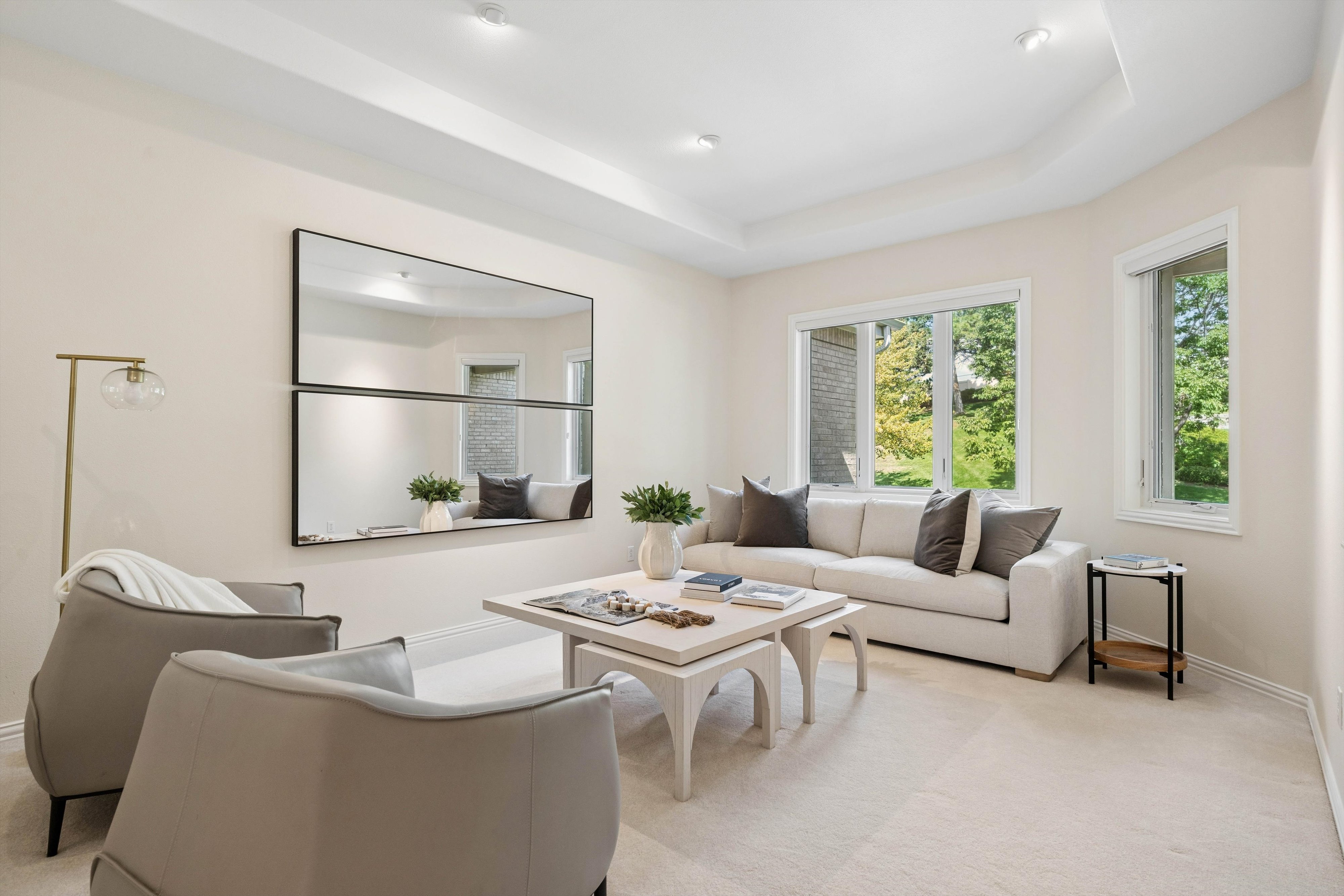  Luxury Features, Thoughtful Upgrades And Beautiful Outdoor Space - 物件實景