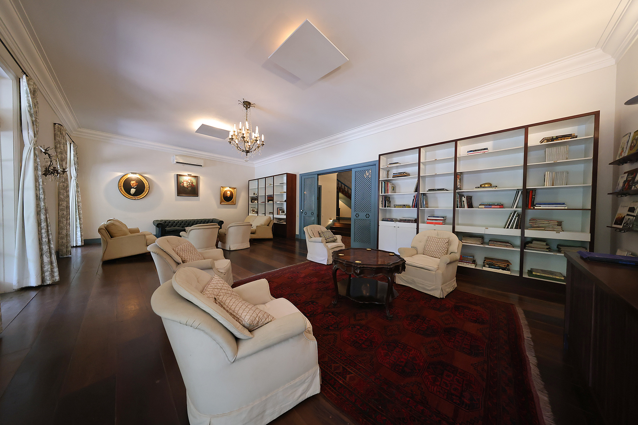  Estate surrounded by greenery with expansive grounds and amenities - 物件實景