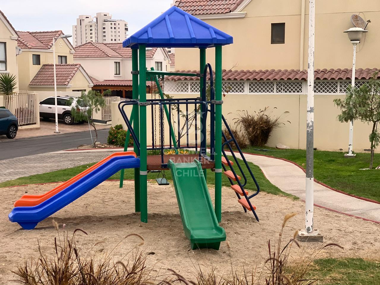 Antofagasta, Chile, 4 Bedrooms Bedrooms, ,2 BathroomsBathrooms,Residential,For Sale,1877161