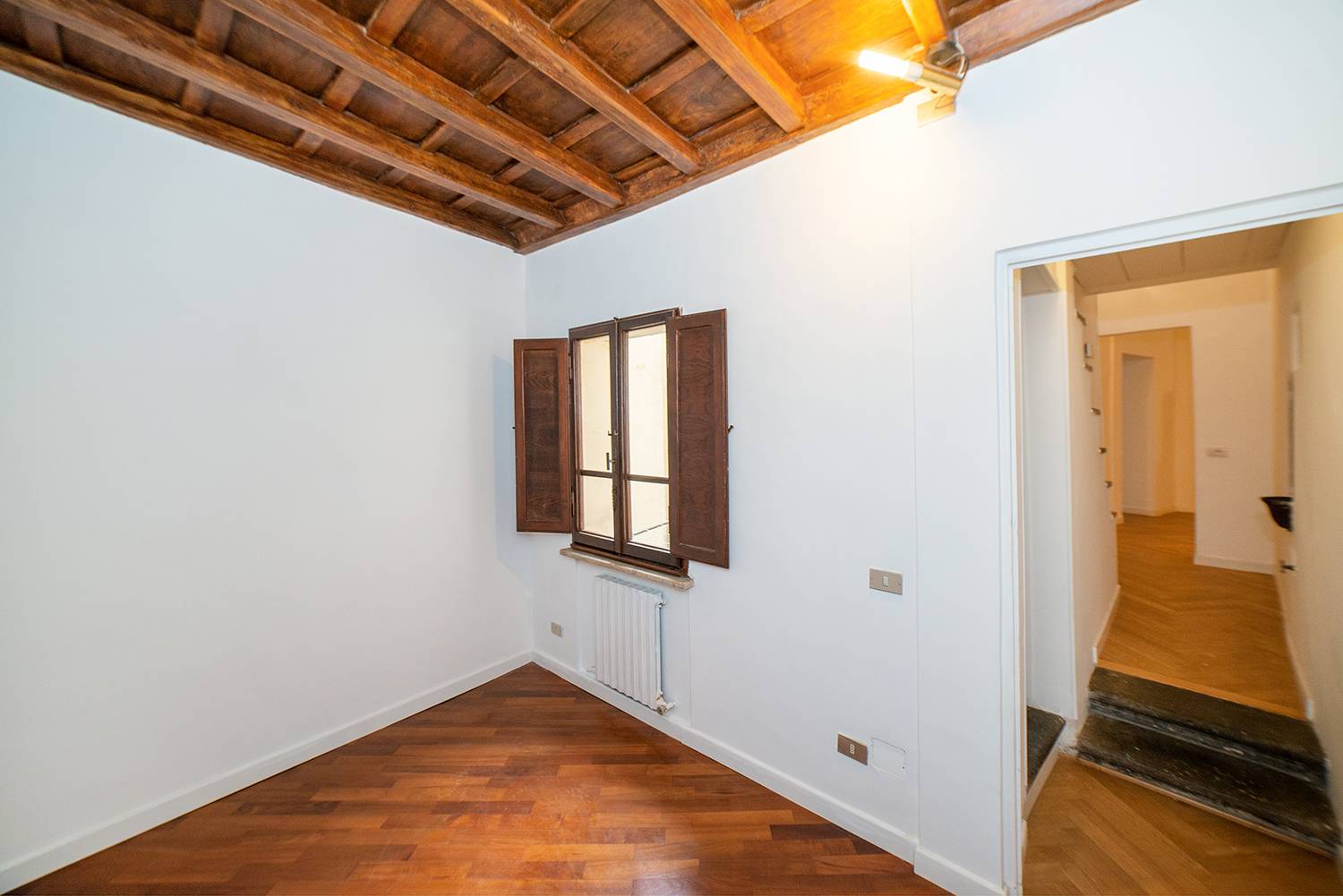 Roma, Roma, 00100, IT, 2 Bedrooms Bedrooms, ,1 BathroomBathrooms,Residential,For Sale,1695374