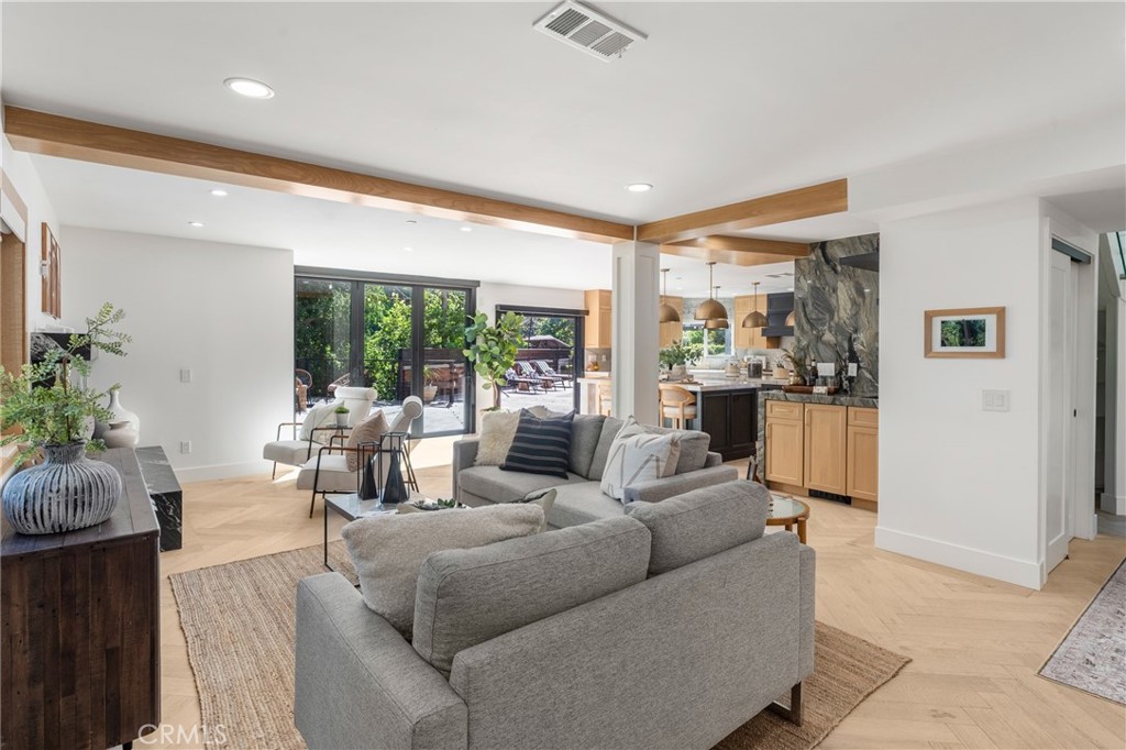 Yorba Linda, California, 92886, United States, 5 Bedrooms Bedrooms, ,6 BathroomsBathrooms,Residential,For Sale,1891782
