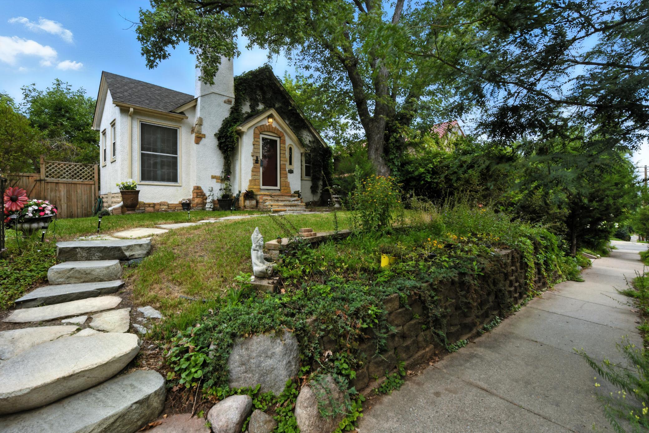 Minneapolis, Minnesota, 55405, United States, 4 Bedrooms Bedrooms, ,1 BathroomBathrooms,Residential,For Sale,1905898