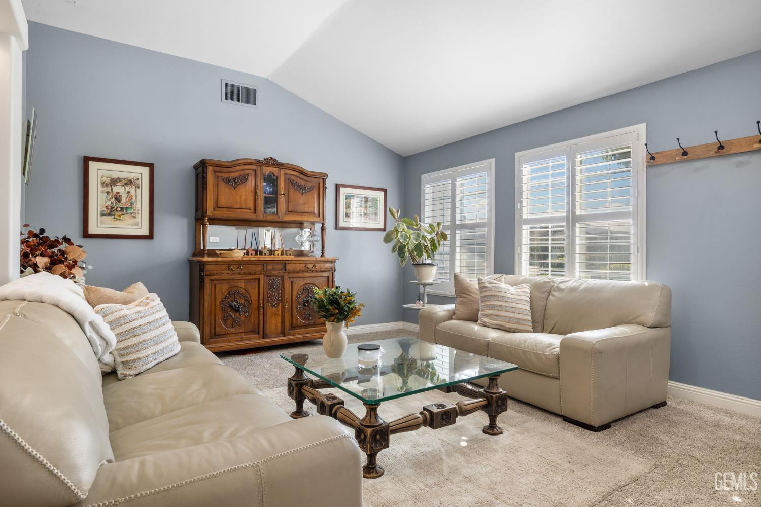 Bakersfield, California, 93312, United States, 4 Bedrooms Bedrooms, ,2 BathroomsBathrooms,Residential,For Sale,1970807