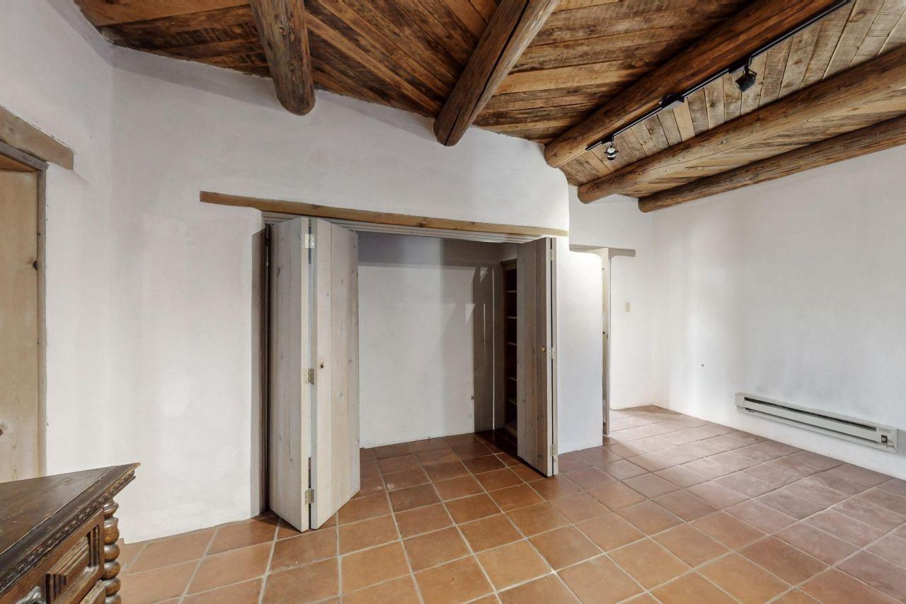 Espanola, New Mexico, 87532, United States, 5 Bedrooms Bedrooms, ,3 BathroomsBathrooms,Residential,For Sale,1762184