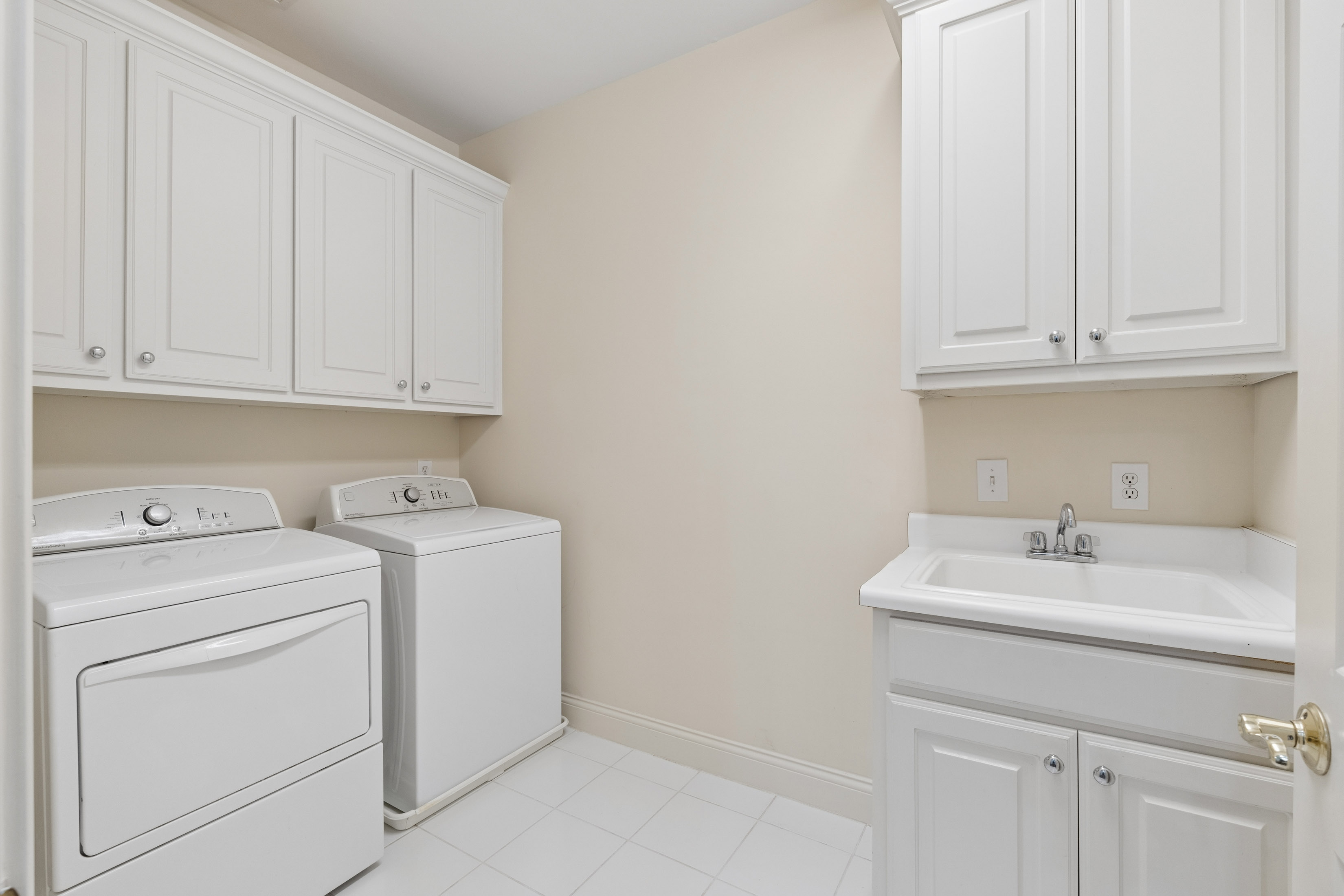  Traditional Cedar Shingle Beauty - 物件實景