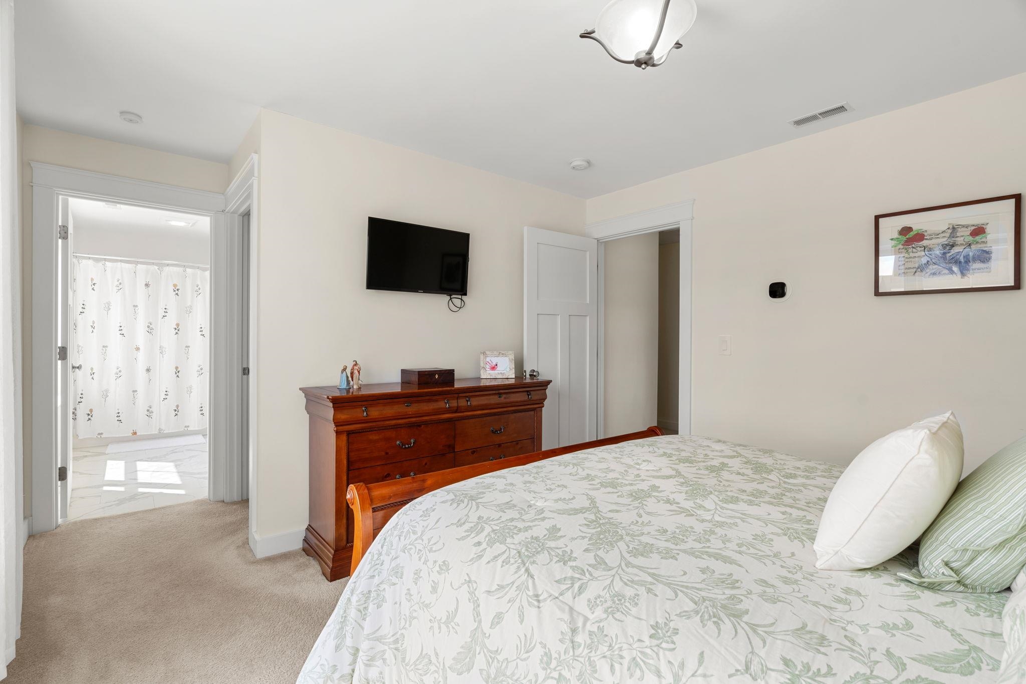 Rochester, New Hampshire, 03867, United States, 3 Bedrooms Bedrooms, ,3 BathroomsBathrooms,Residential,For Sale,1942265