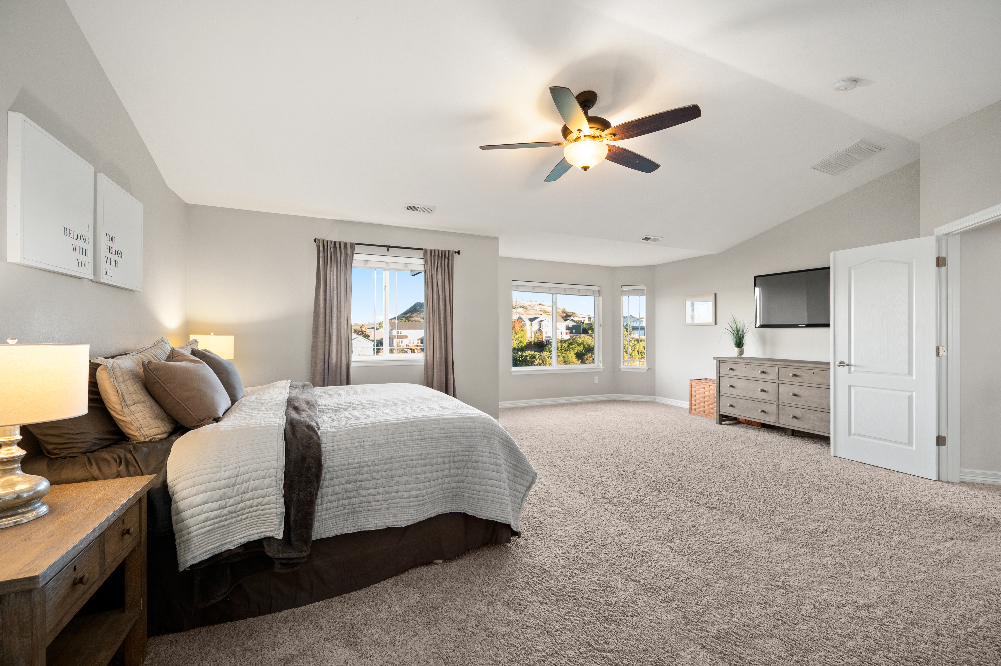  Red Hawk Ridge Fairway Home with Massive Island Kitchen & Walk-Out Golf Entertai - 物件實景
